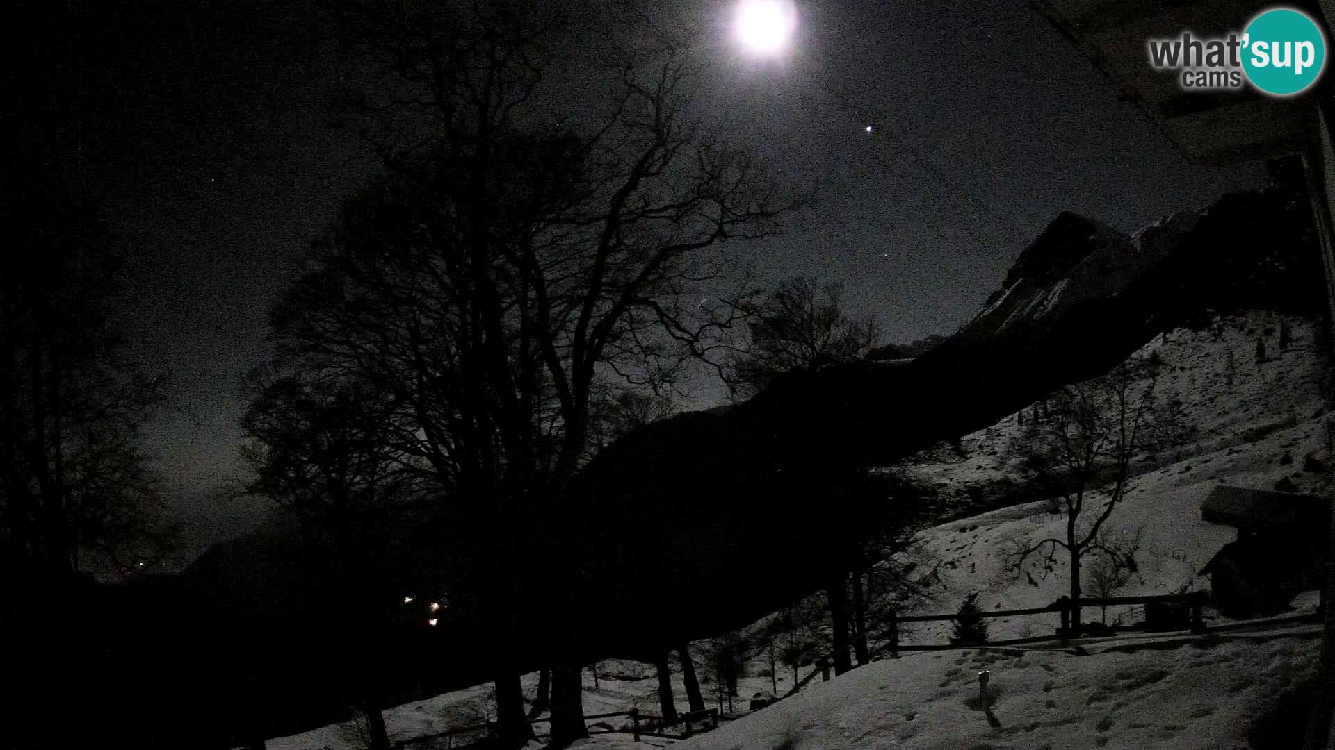 Planina Razor Bergütte Webcam (1315) | Blick auf Tolminski Migovec
