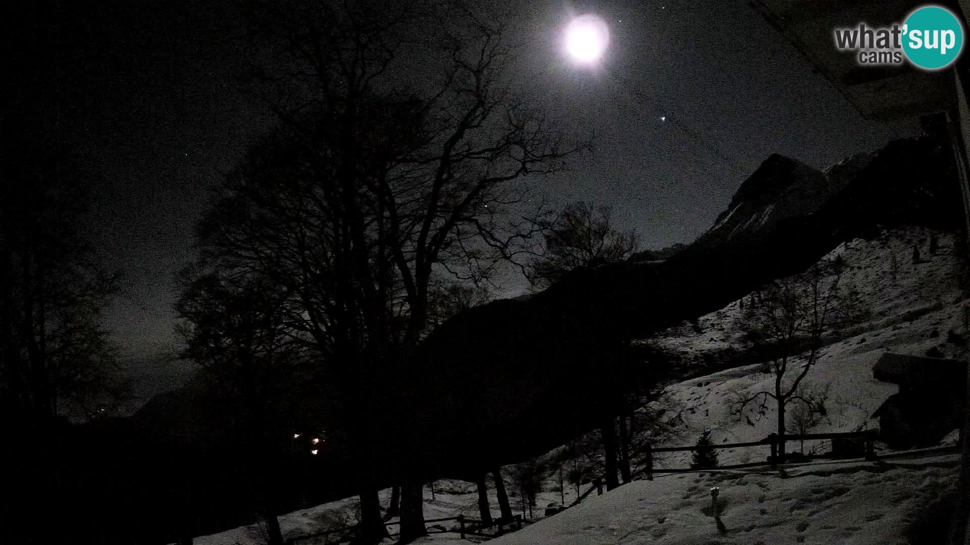 Planina Razor Bergütte Webcam (1315) | Blick auf Tolminski Migovec