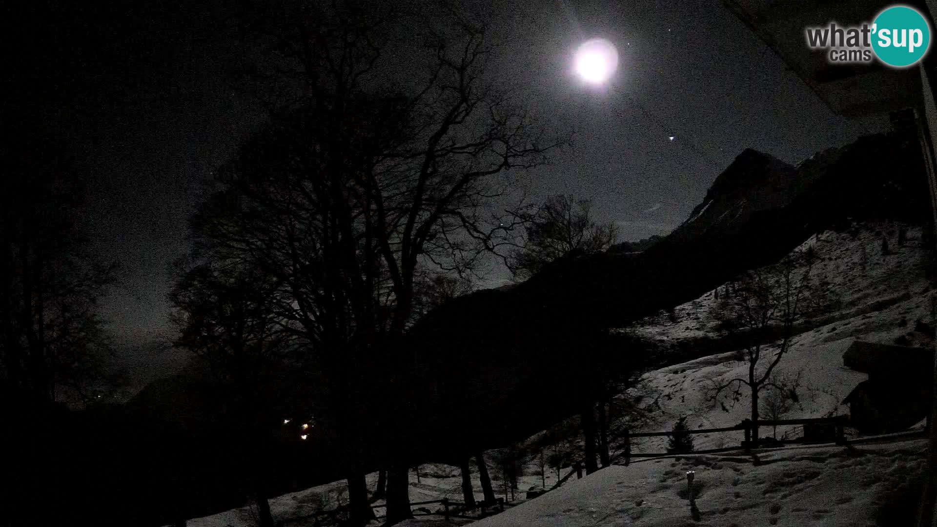 Refuge de la montagne Planina Razor caméra en direct (1315) | vue sur Tolminski Migovec