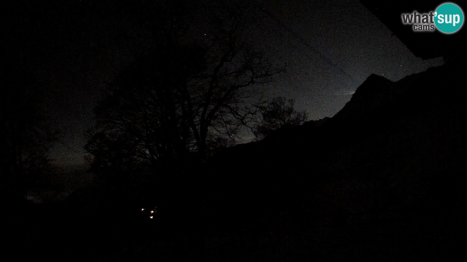 Cámara en vivo de la cabaña de montaña Planina Razor (1315) | vista hacia Tolminski Migovec