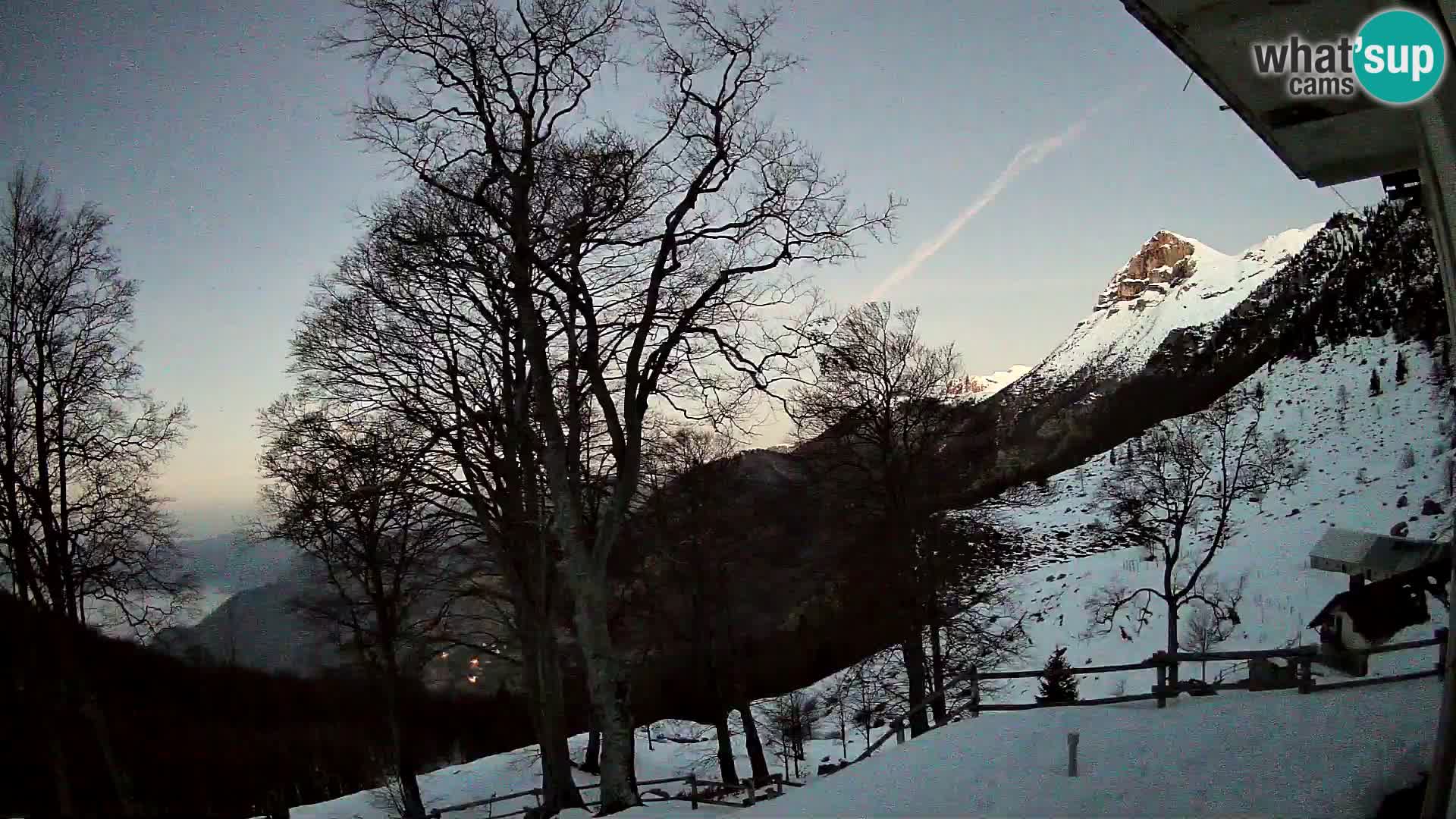 Baita di montagna Planina Razor webcam (1315) | vista su Tolminski Migovec