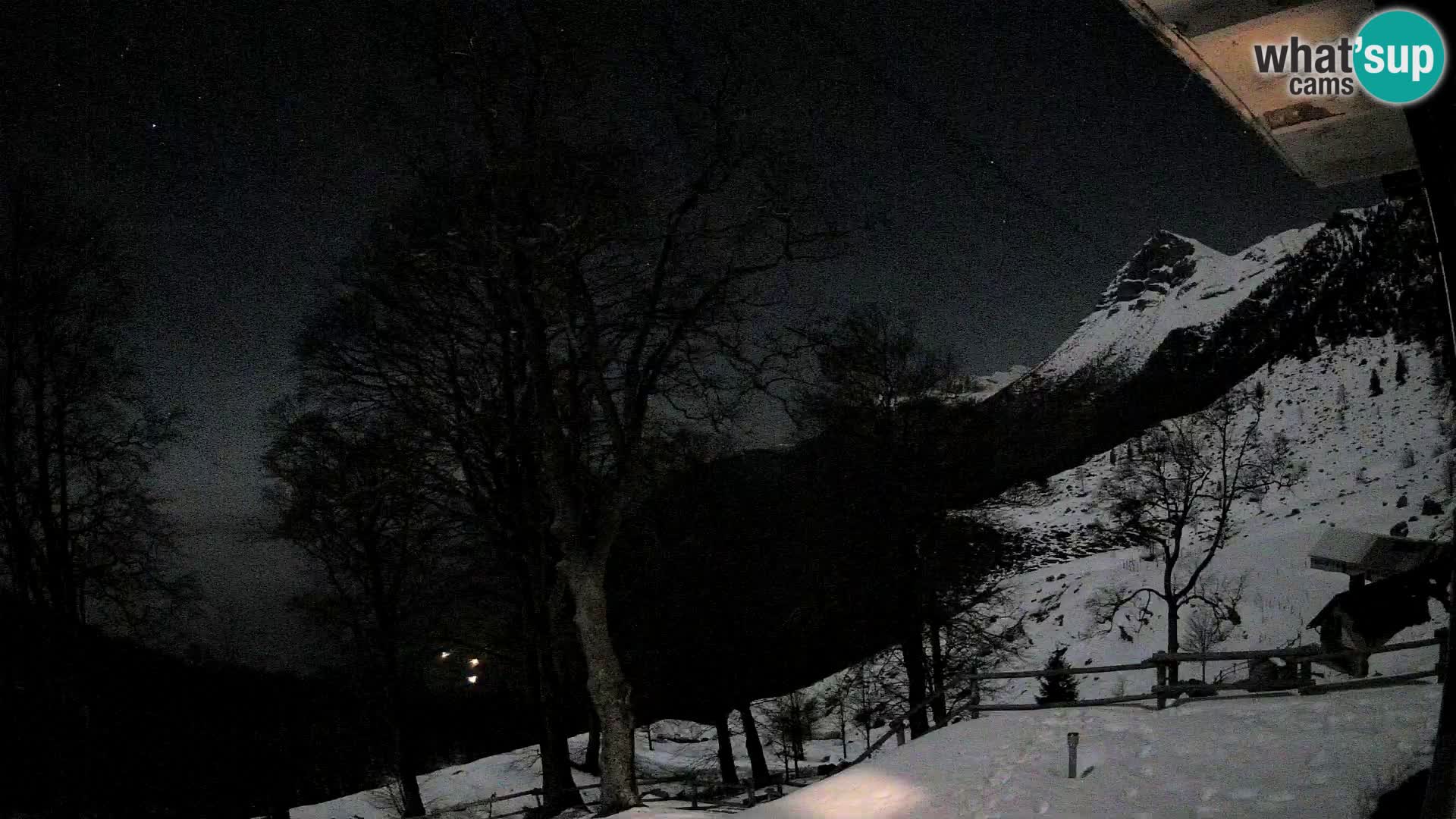 Planina Razor Mountain Hut live cam (1315) | view to Tolminski Migovec