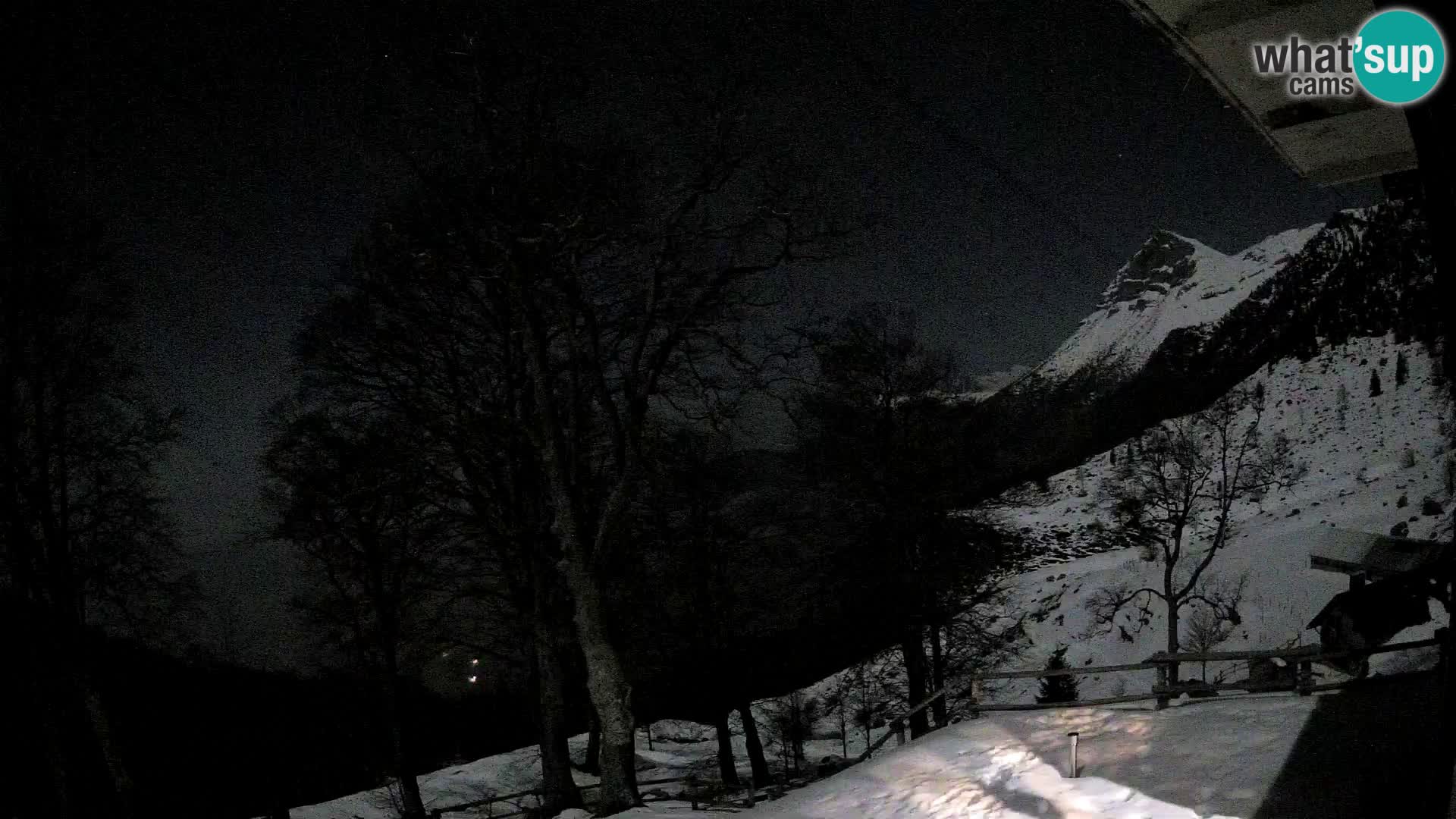 Baita di montagna Planina Razor webcam (1315) | vista su Tolminski Migovec
