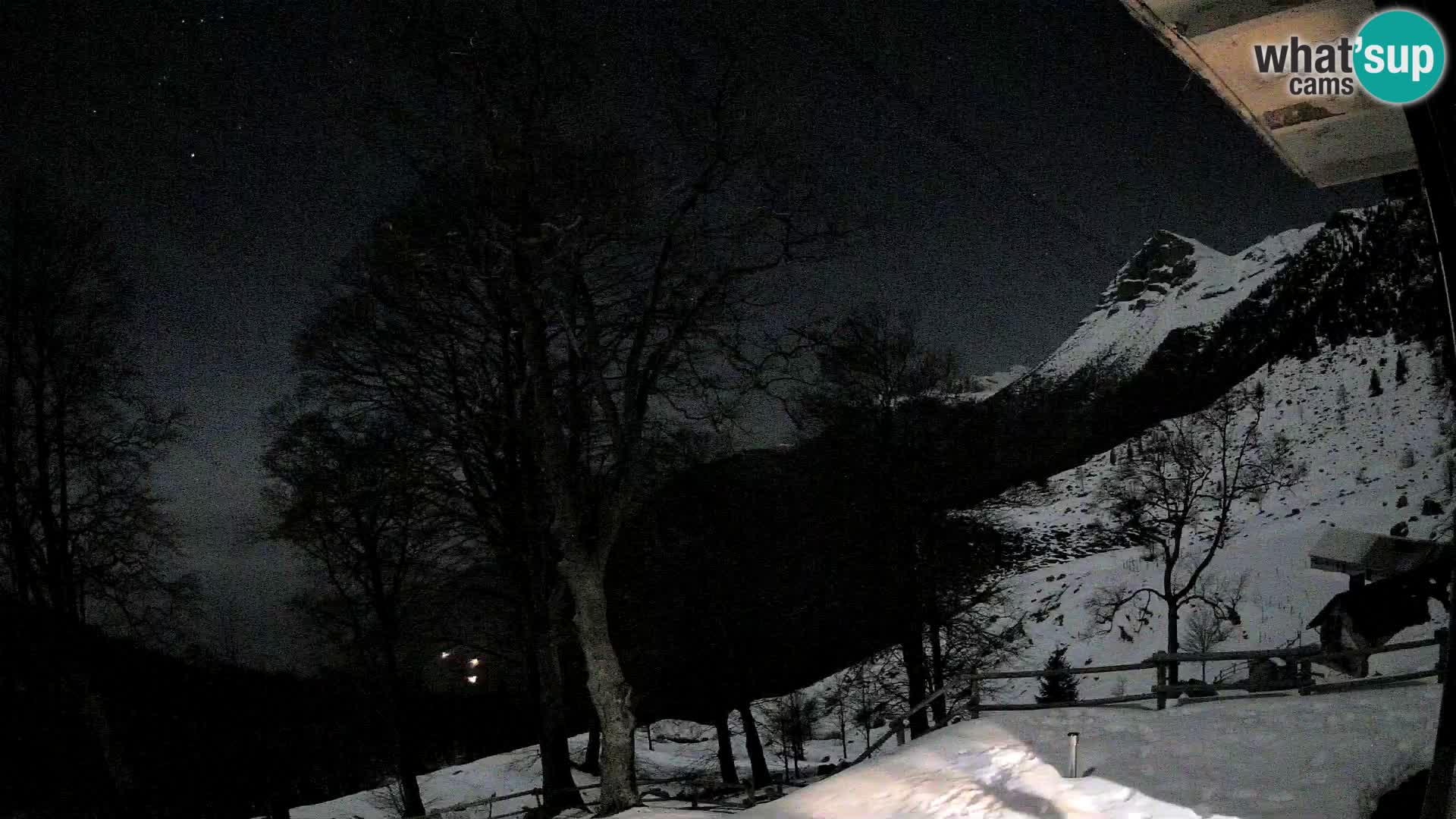 Refuge de la montagne Planina Razor caméra en direct (1315) | vue sur Tolminski Migovec