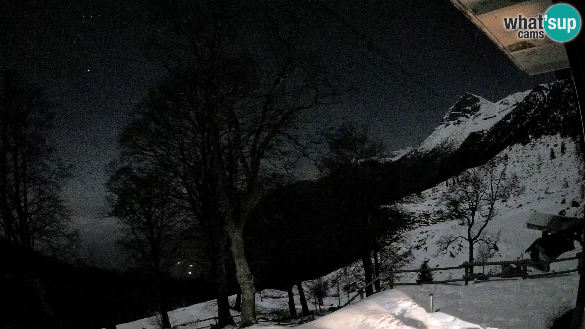 Planinarski dom na planini Razor (1315) | Pogled na Tolminski Migovec