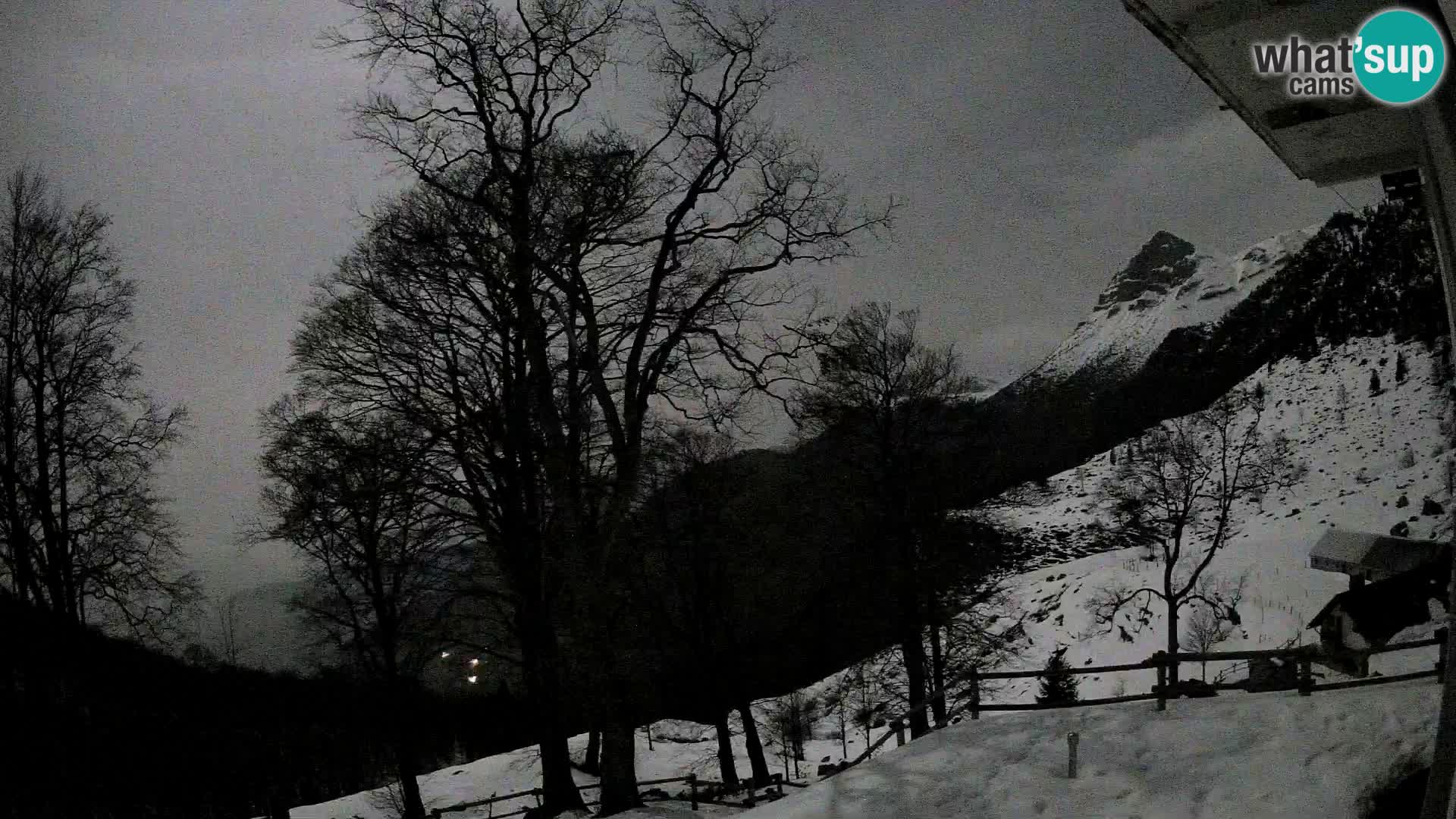 Planina Razor Mountain Hut live cam (1315) | view to Tolminski Migovec