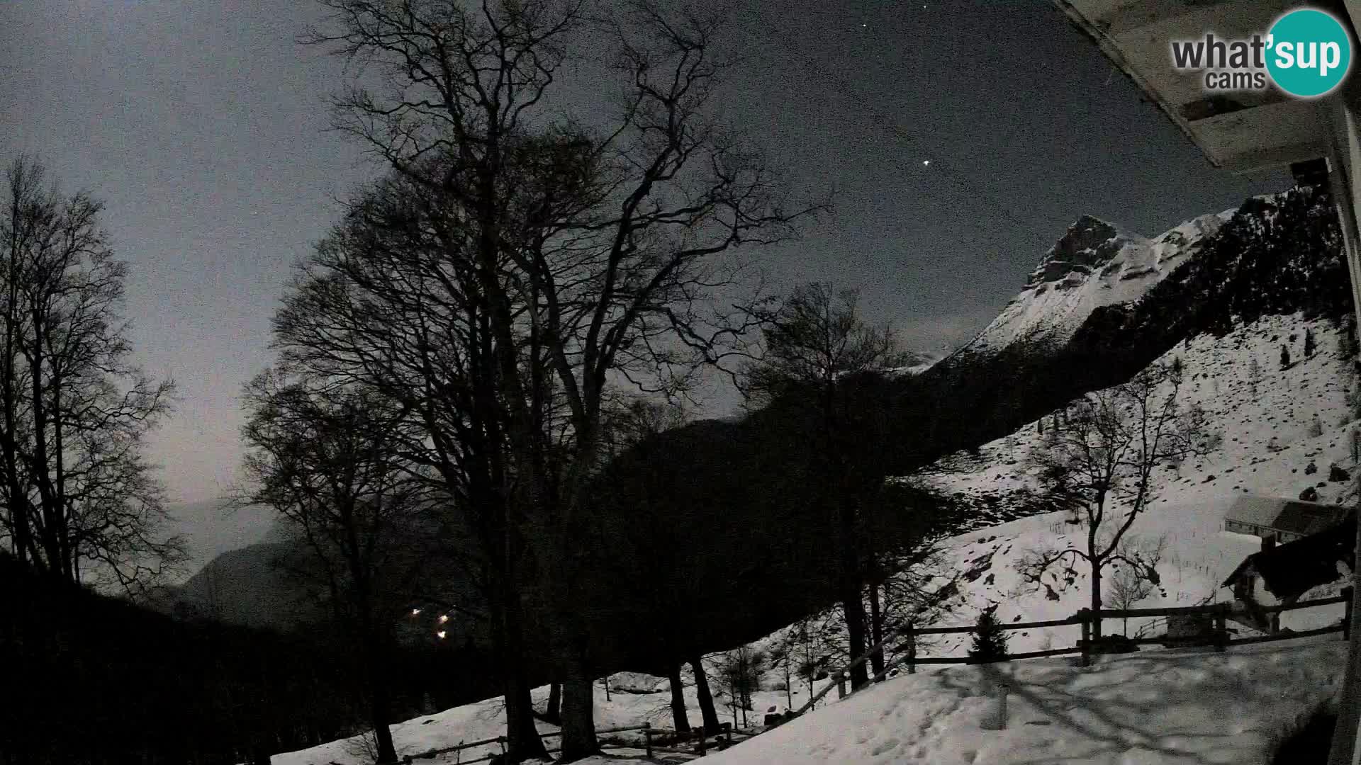 Refuge de la montagne Planina Razor caméra en direct (1315) | vue sur Tolminski Migovec