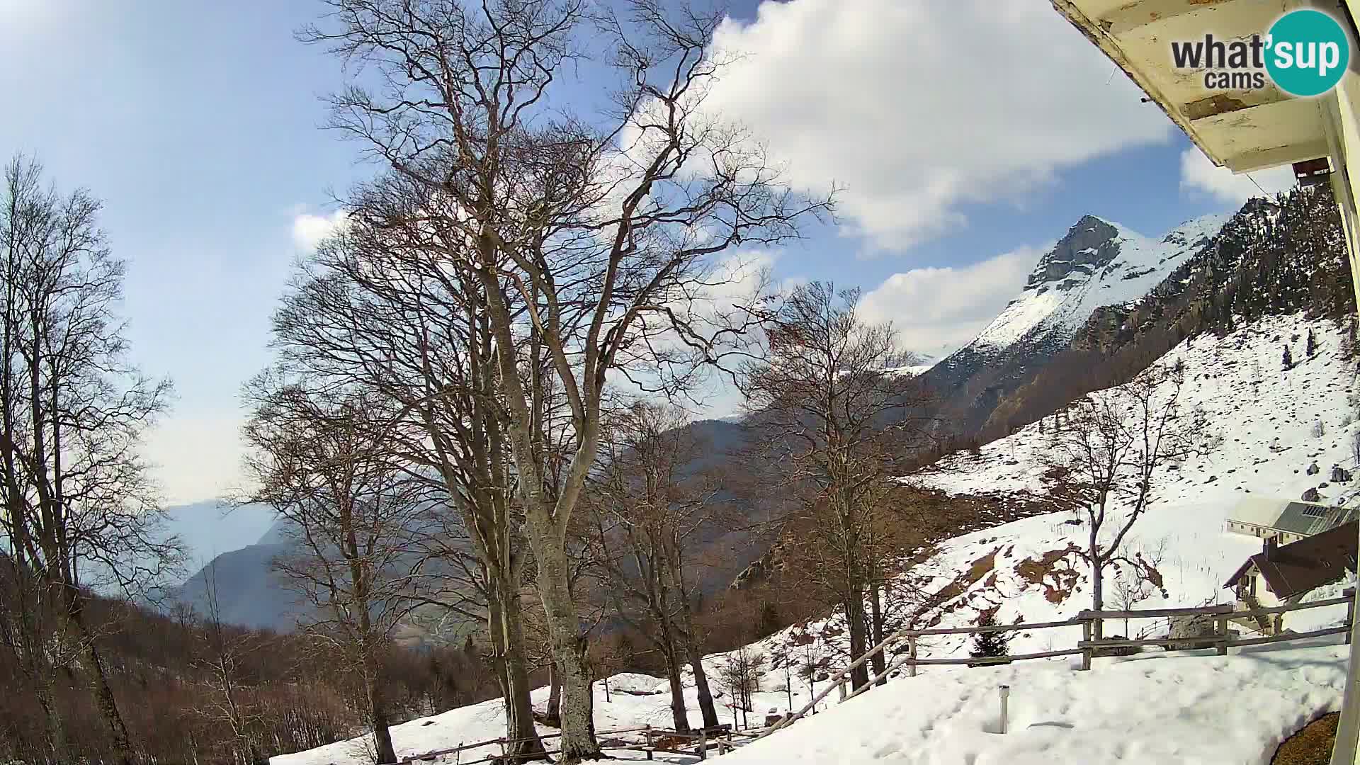 Planina Razor Mountain Hut live cam (1315) | view to Tolminski Migovec