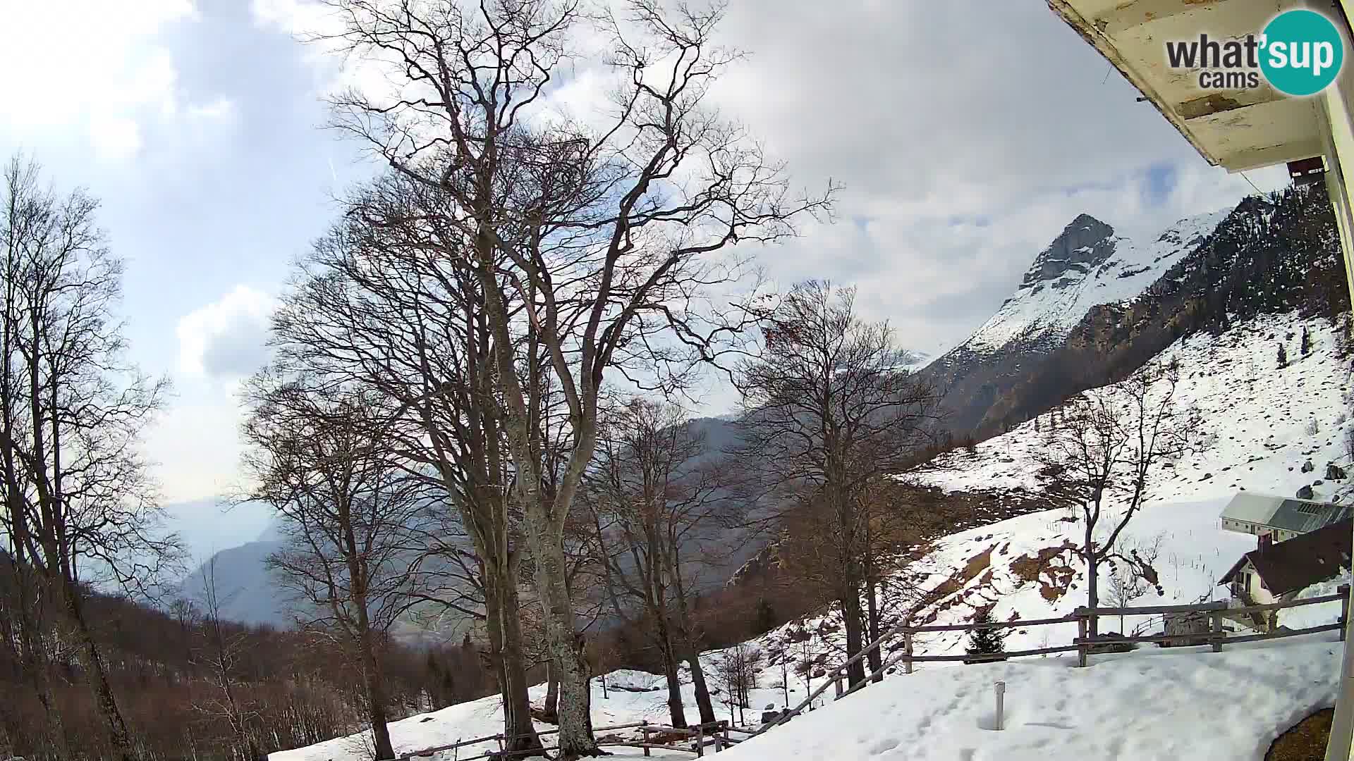 Planina Razor Mountain Hut live cam (1315) | view to Tolminski Migovec