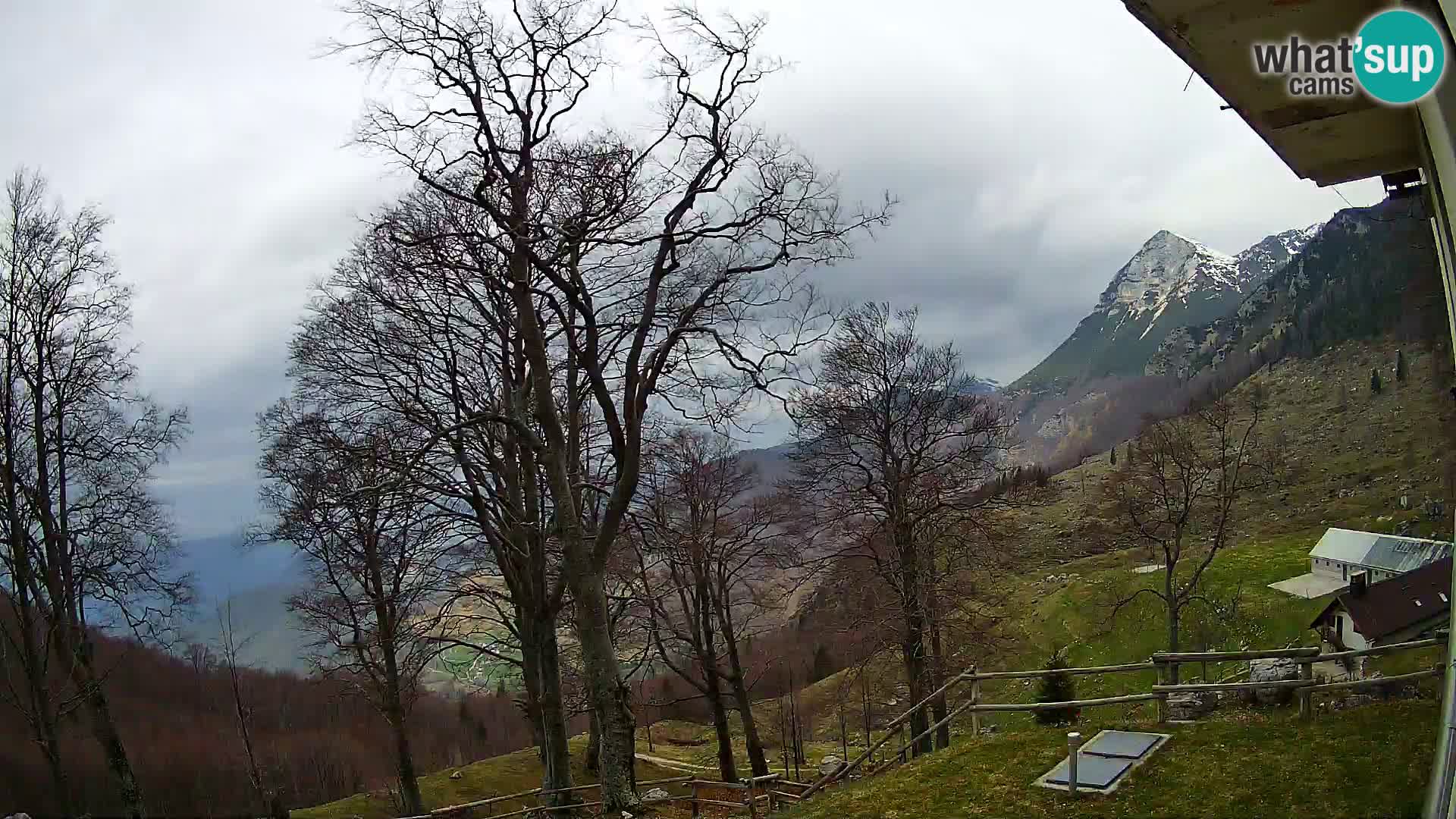 Refuge de la montagne Planina Razor caméra en direct (1315) | vue sur Tolminski Migovec
