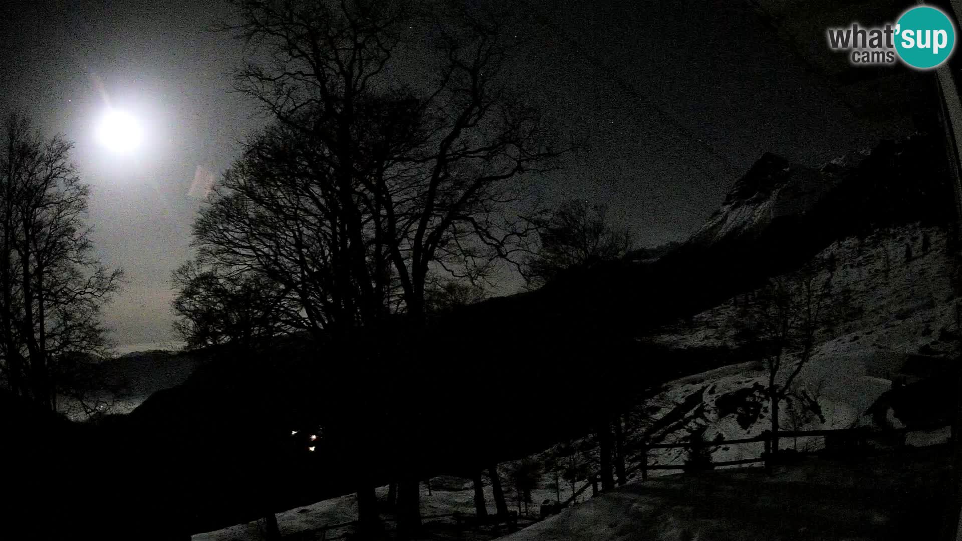 Planinarski dom na planini Razor (1315) | Pogled na Tolminski Migovec