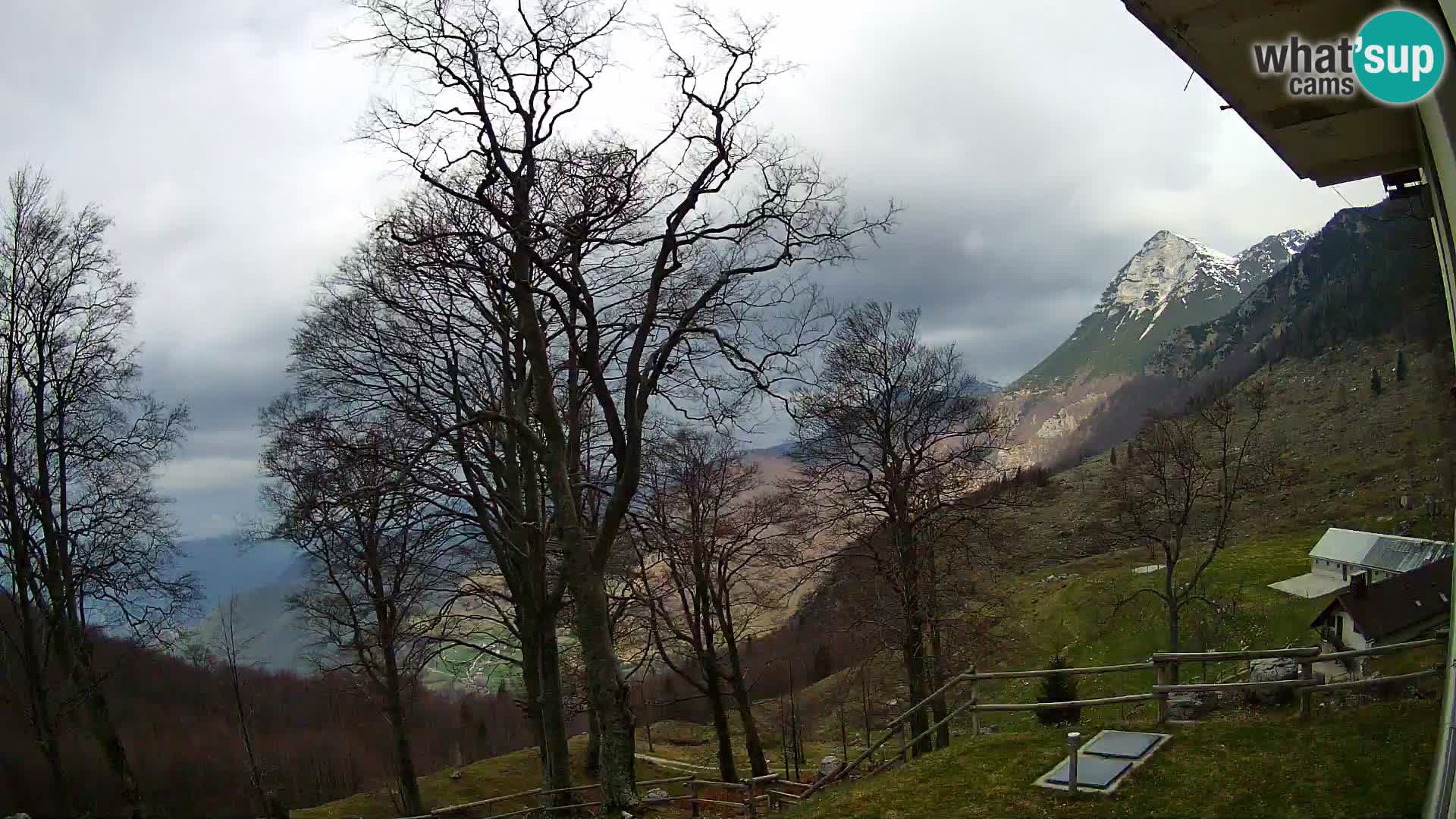 Planina Razor Mountain Hut live cam (1315) | view to Tolminski Migovec