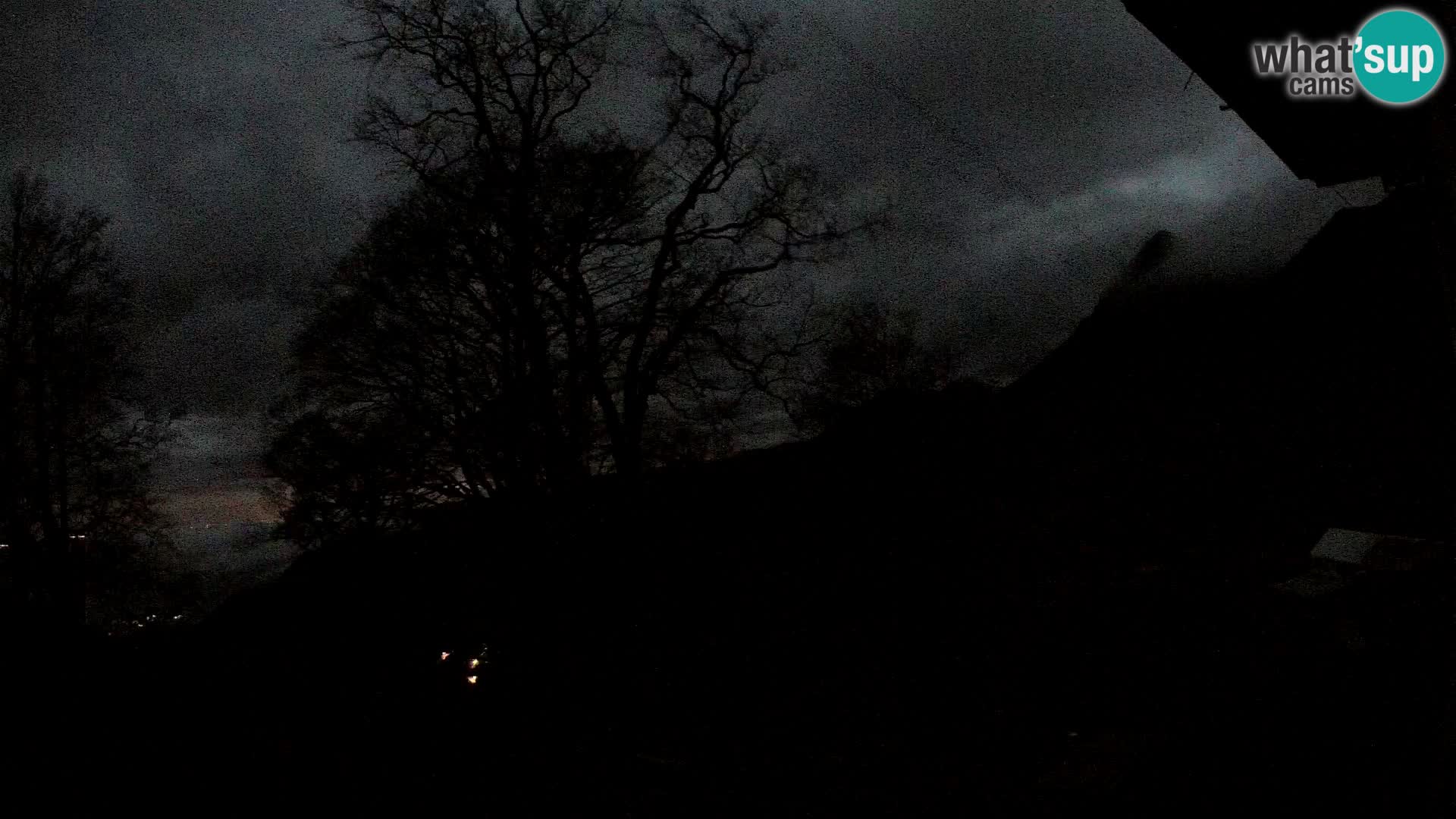 Planinarski dom na planini Razor (1315) | Pogled na Tolminski Migovec