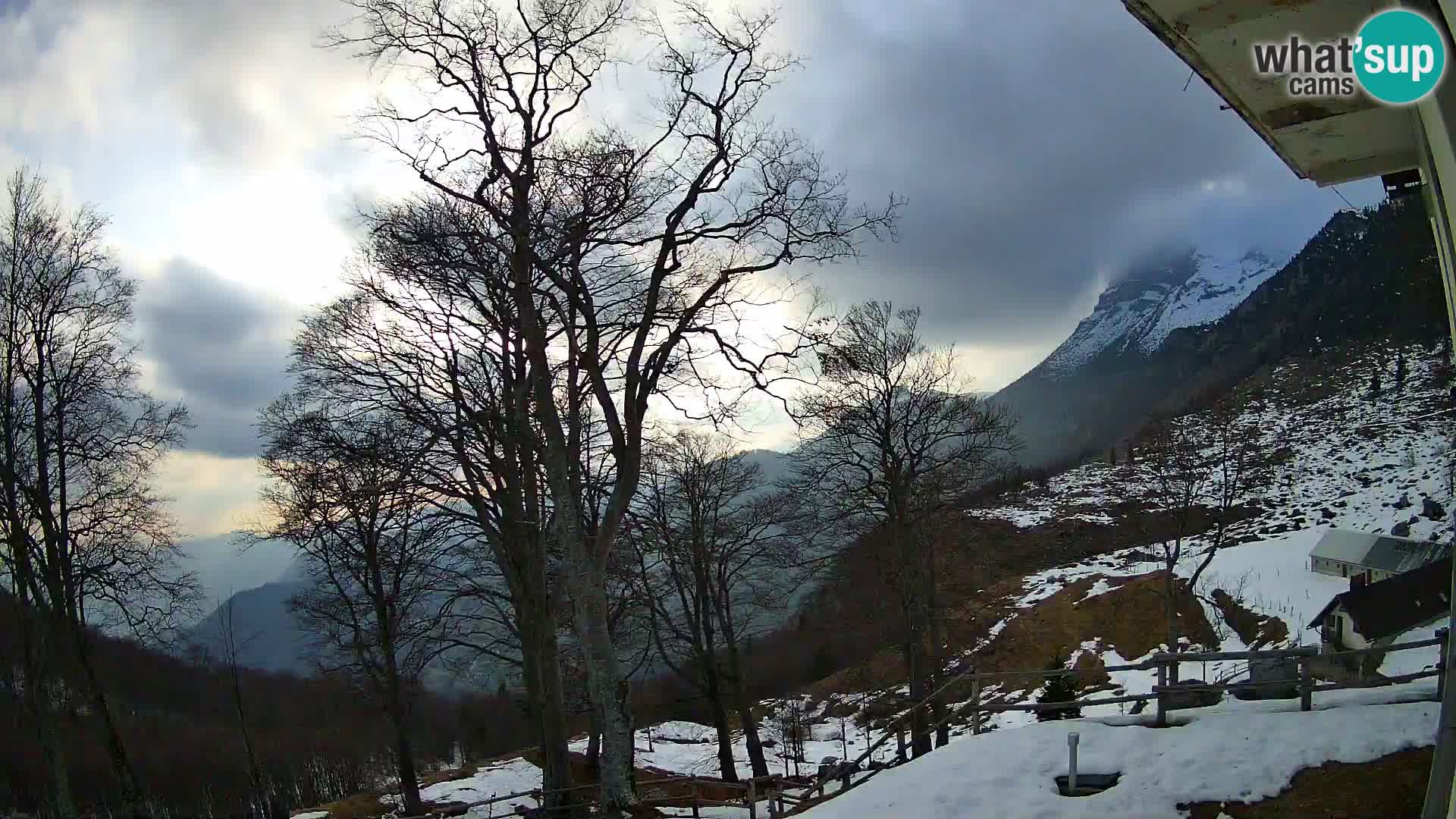 Planina Razor Mountain Hut live cam (1315) | view to Tolminski Migovec