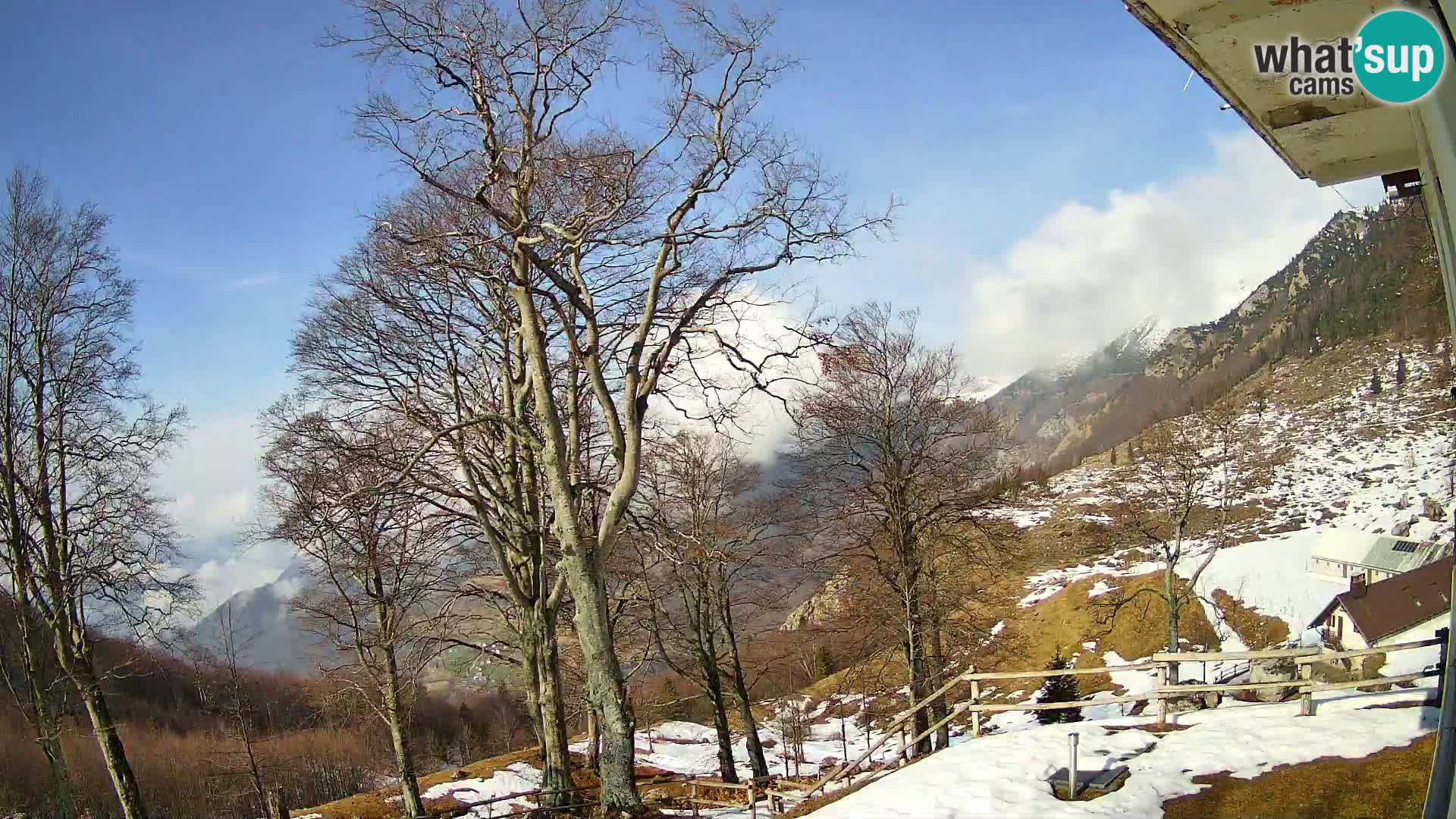 Planinarski dom na planini Razor (1315) | Pogled na Tolminski Migovec