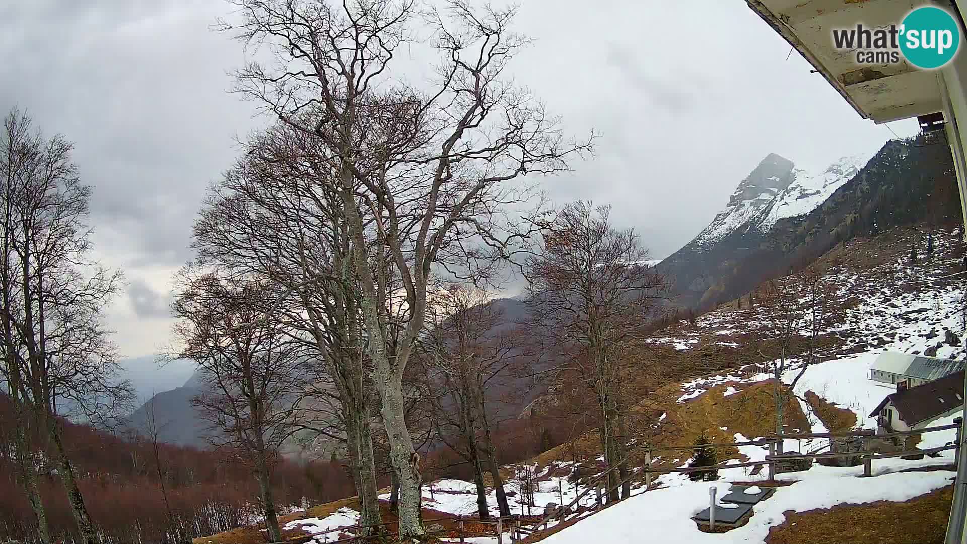 Refuge de la montagne Planina Razor caméra en direct (1315) | vue sur Tolminski Migovec