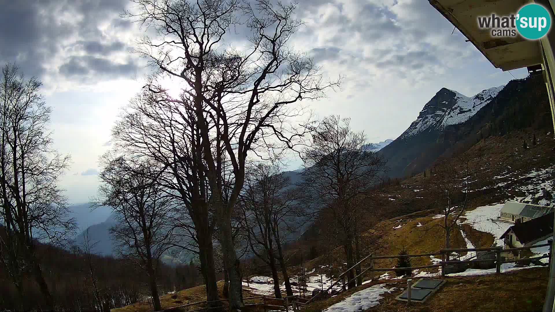 Planina Razor Mountain Hut live cam (1315) | view to Tolminski Migovec