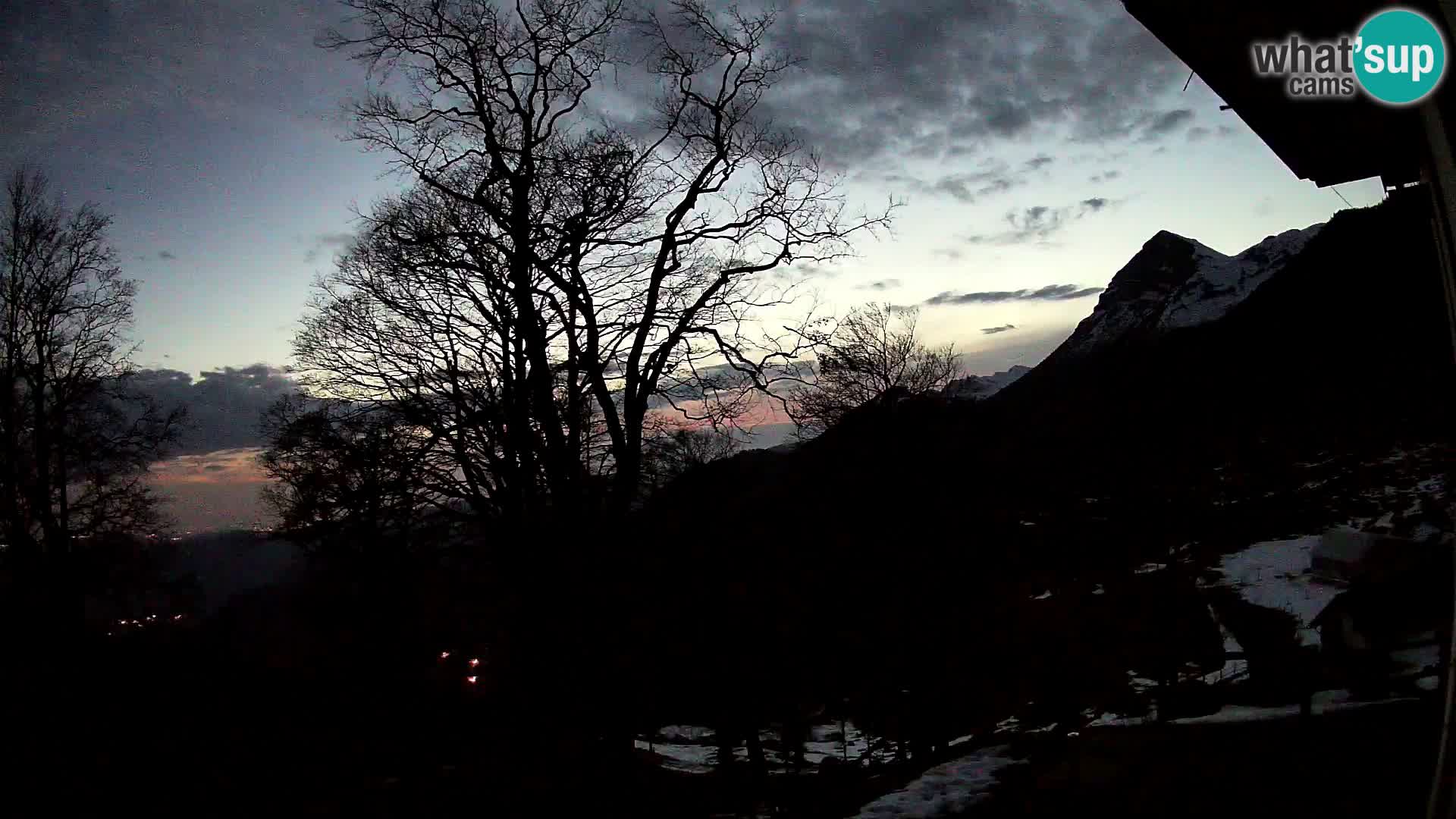 Planina Razor Mountain Hut live cam (1315) | view to Tolminski Migovec