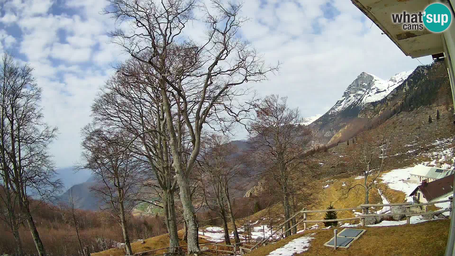 Planinarski dom na planini Razor (1315) | Pogled na Tolminski Migovec