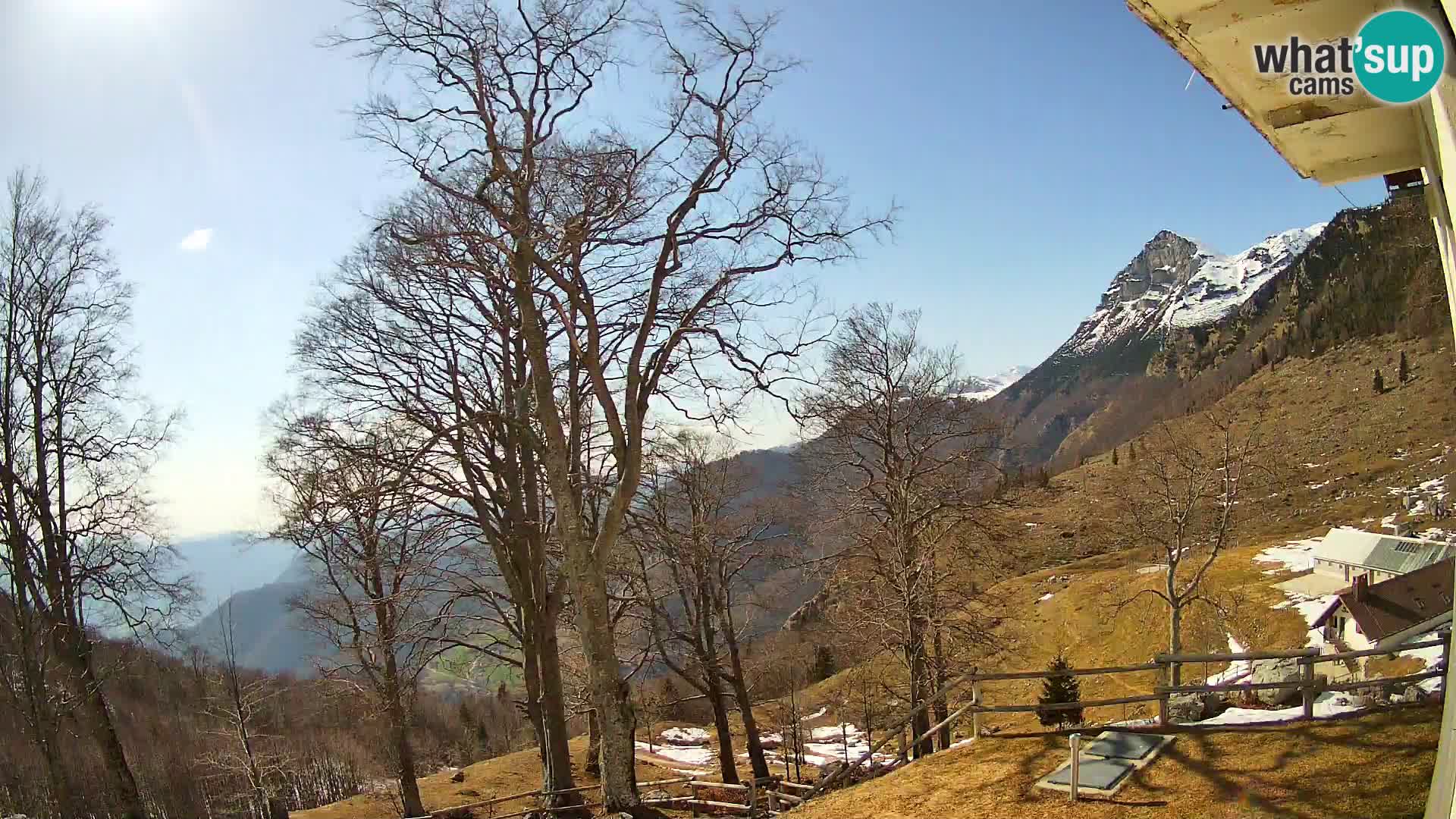 Planina Razor Bergütte Webcam (1315) | Blick auf Tolminski Migovec