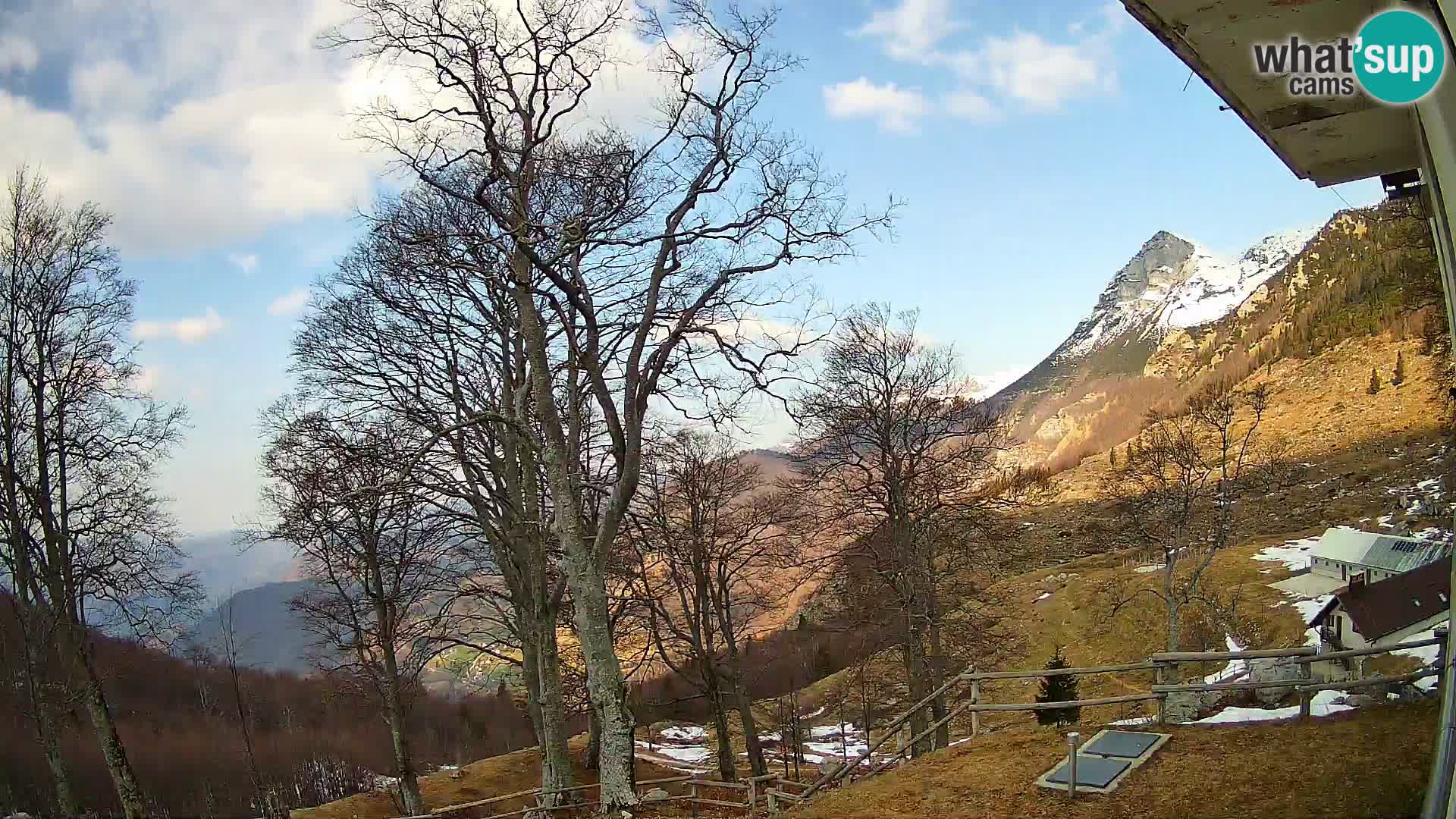 Refuge de la montagne Planina Razor caméra en direct (1315) | vue sur Tolminski Migovec