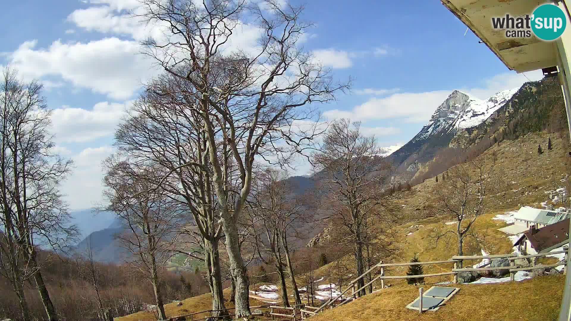 Planina Razor Bergütte Webcam (1315) | Blick auf Tolminski Migovec