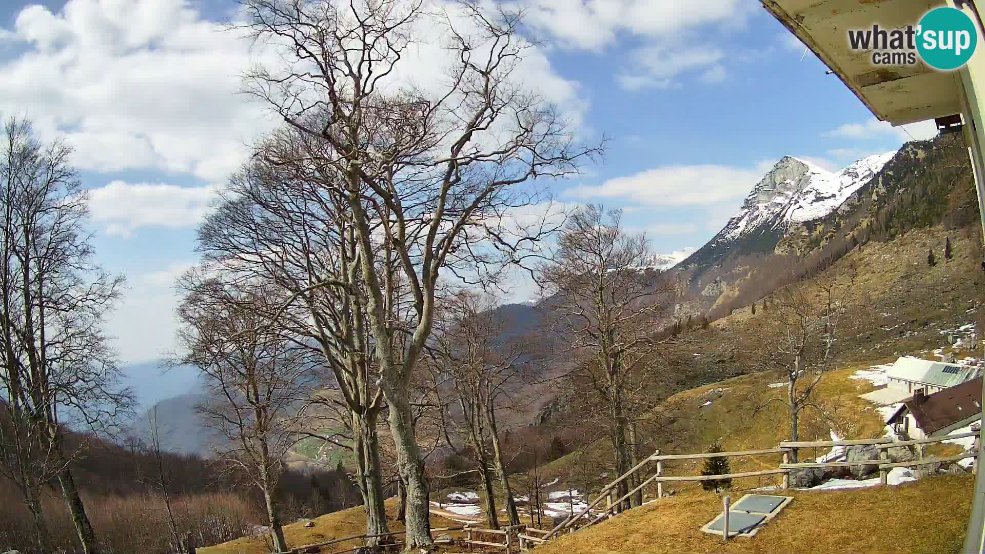 Planina Razor Bergütte Webcam (1315) | Blick auf Tolminski Migovec