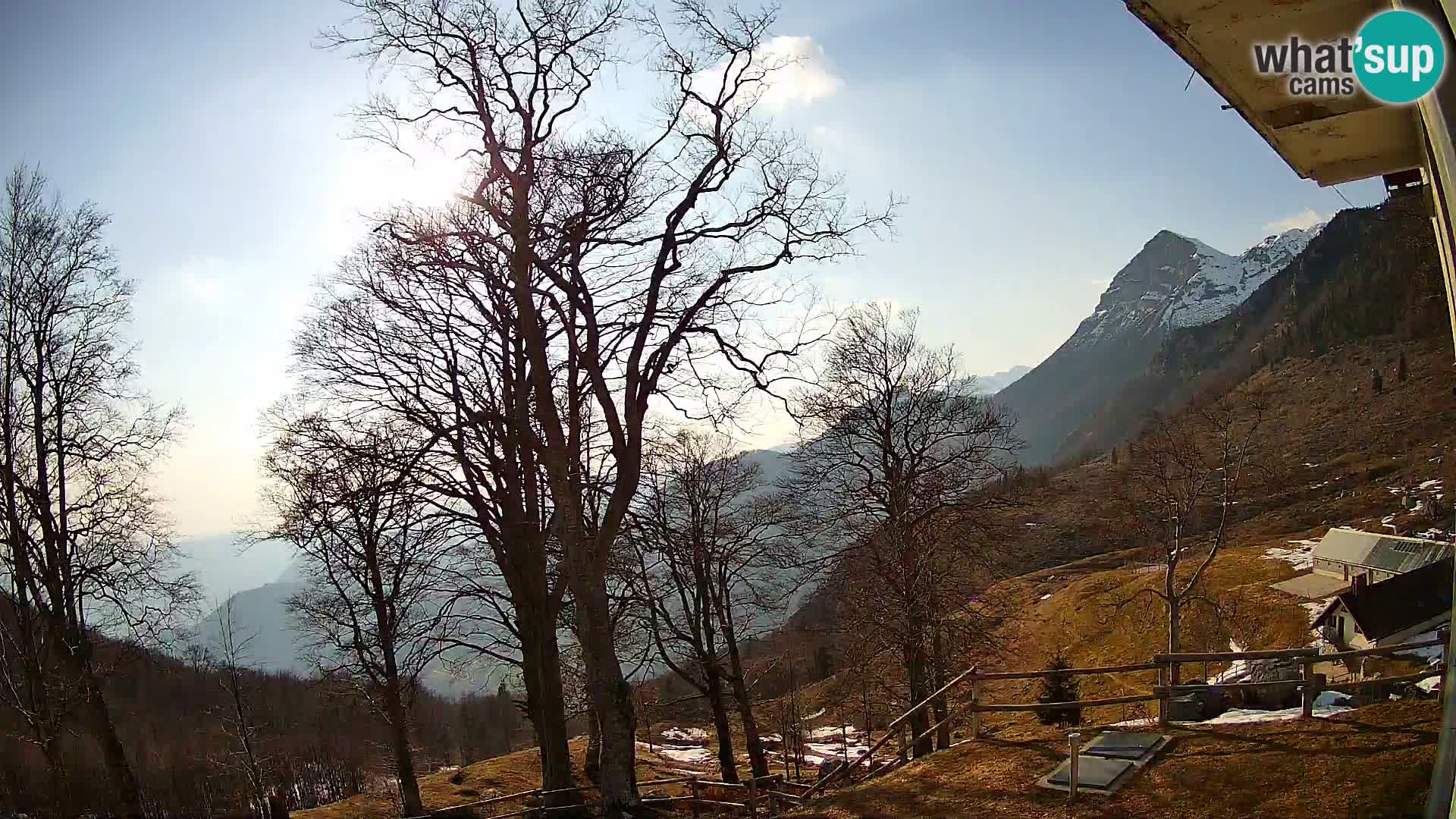Planina Razor Bergütte Webcam (1315) | Blick auf Tolminski Migovec