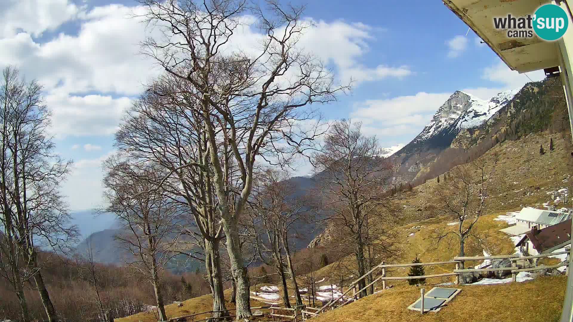 Refuge de la montagne Planina Razor caméra en direct (1315) | vue sur Tolminski Migovec