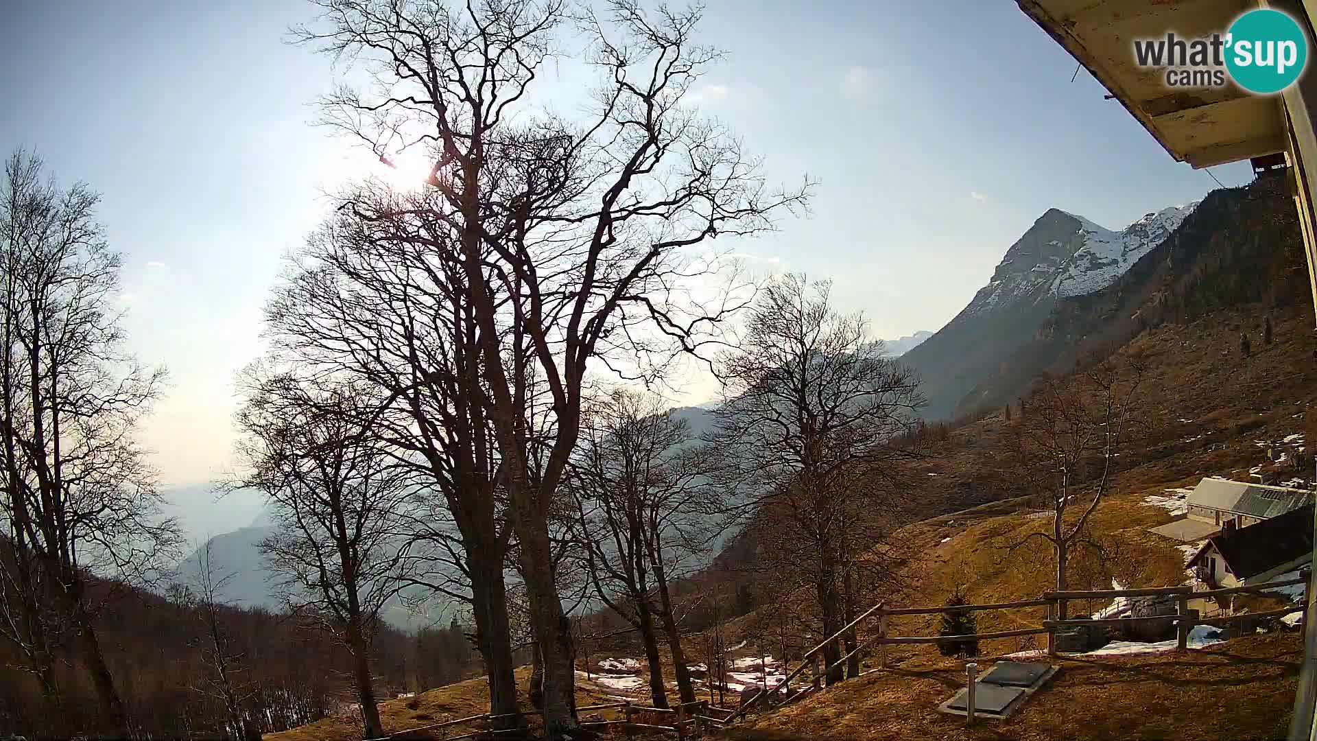 Refuge de la montagne Planina Razor caméra en direct (1315) | vue sur Tolminski Migovec