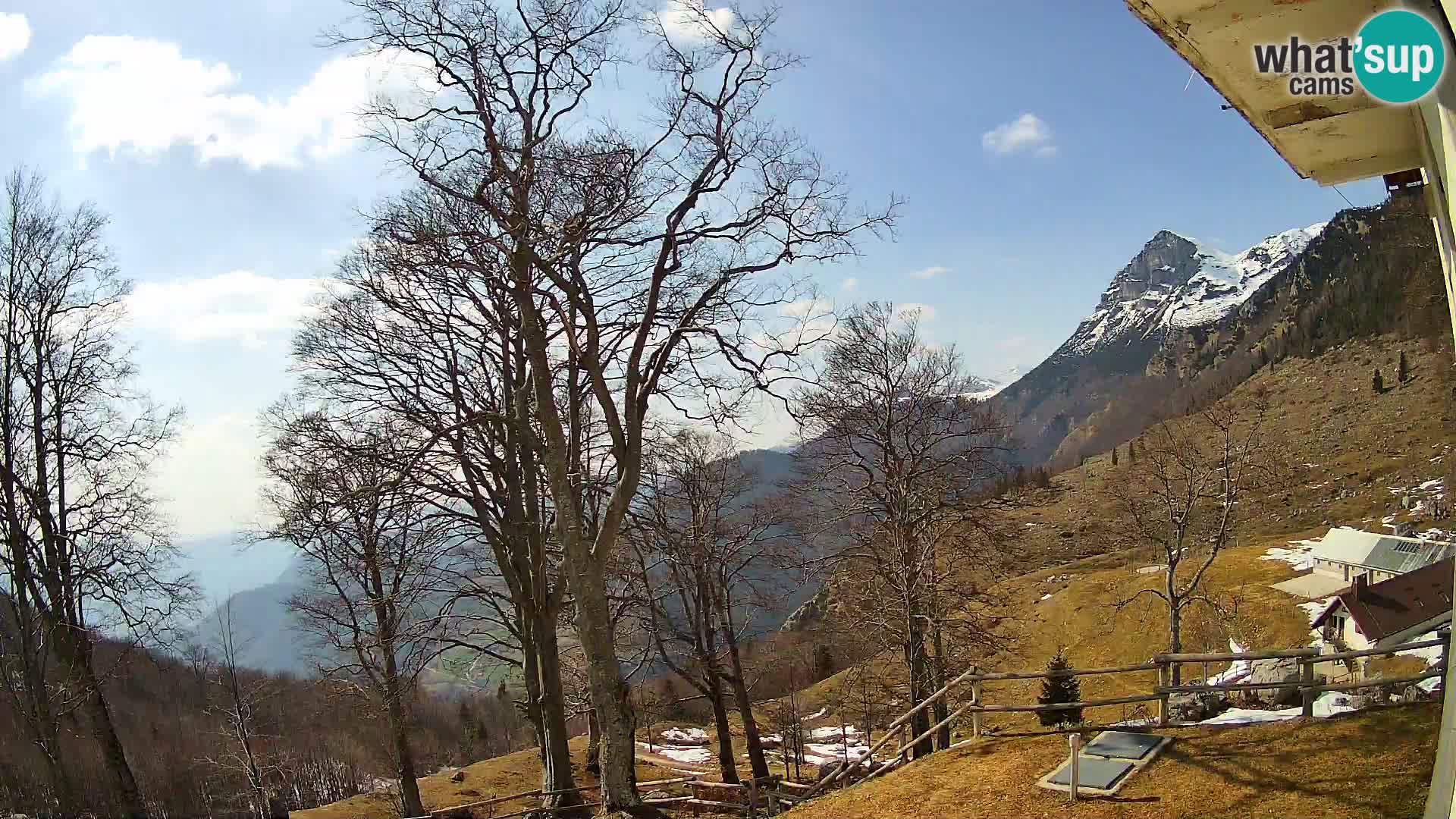 Planina Razor Bergütte Webcam (1315) | Blick auf Tolminski Migovec