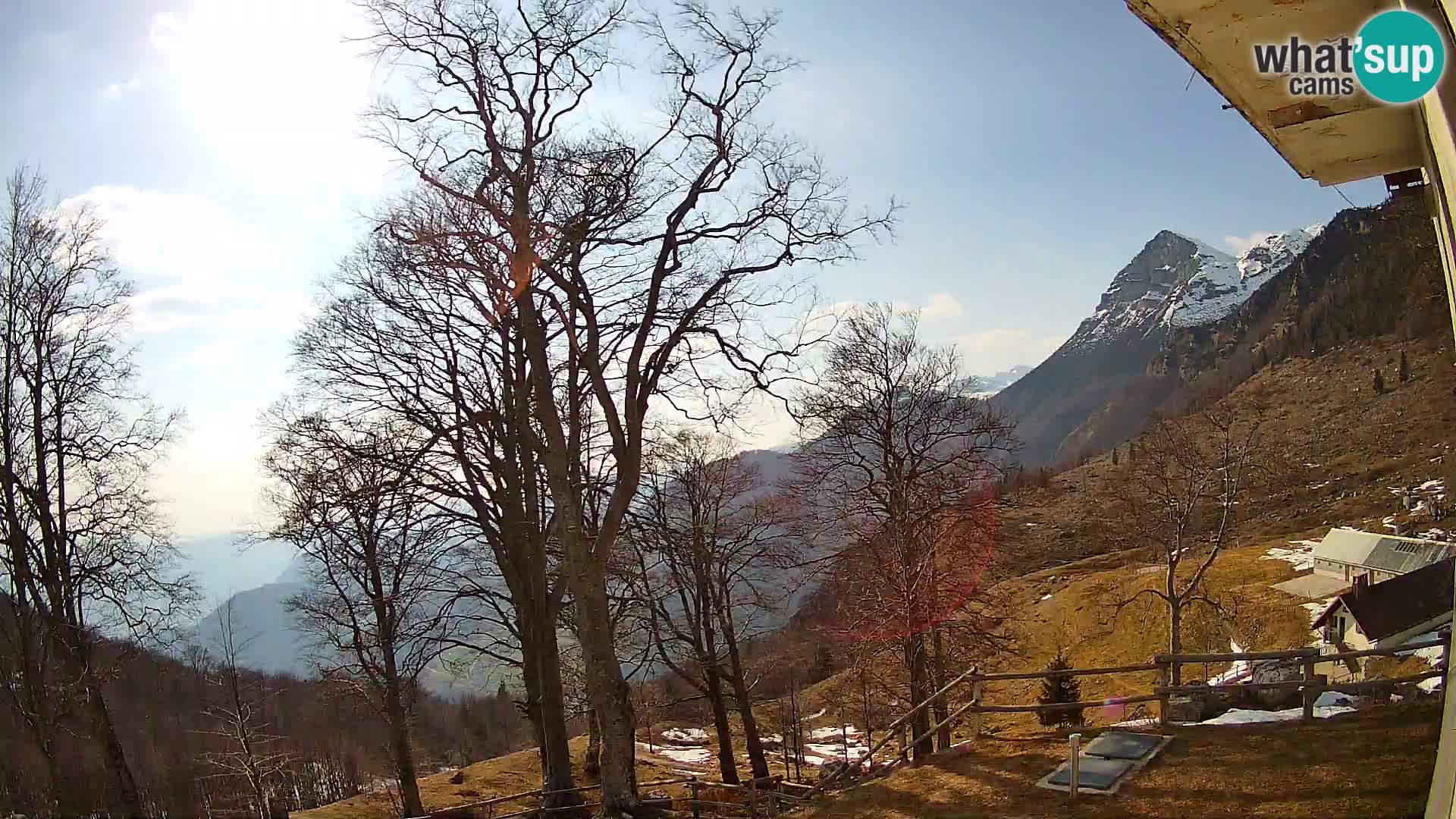 Planina Razor Mountain Hut live cam (1315) | view to Tolminski Migovec