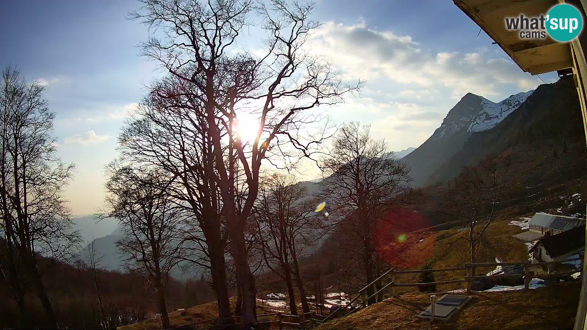 Planina Razor Bergütte Webcam (1315) | Blick auf Tolminski Migovec