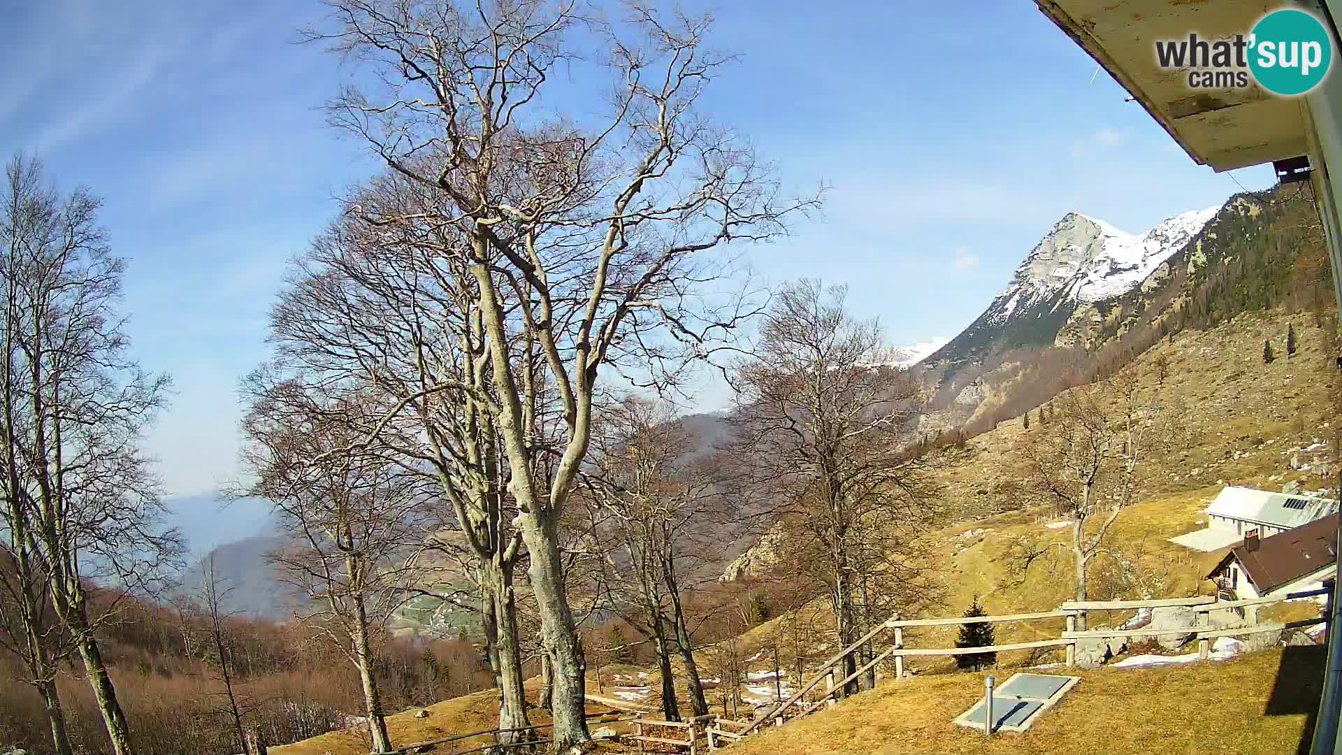 Planina Razor Bergütte Webcam (1315) | Blick auf Tolminski Migovec