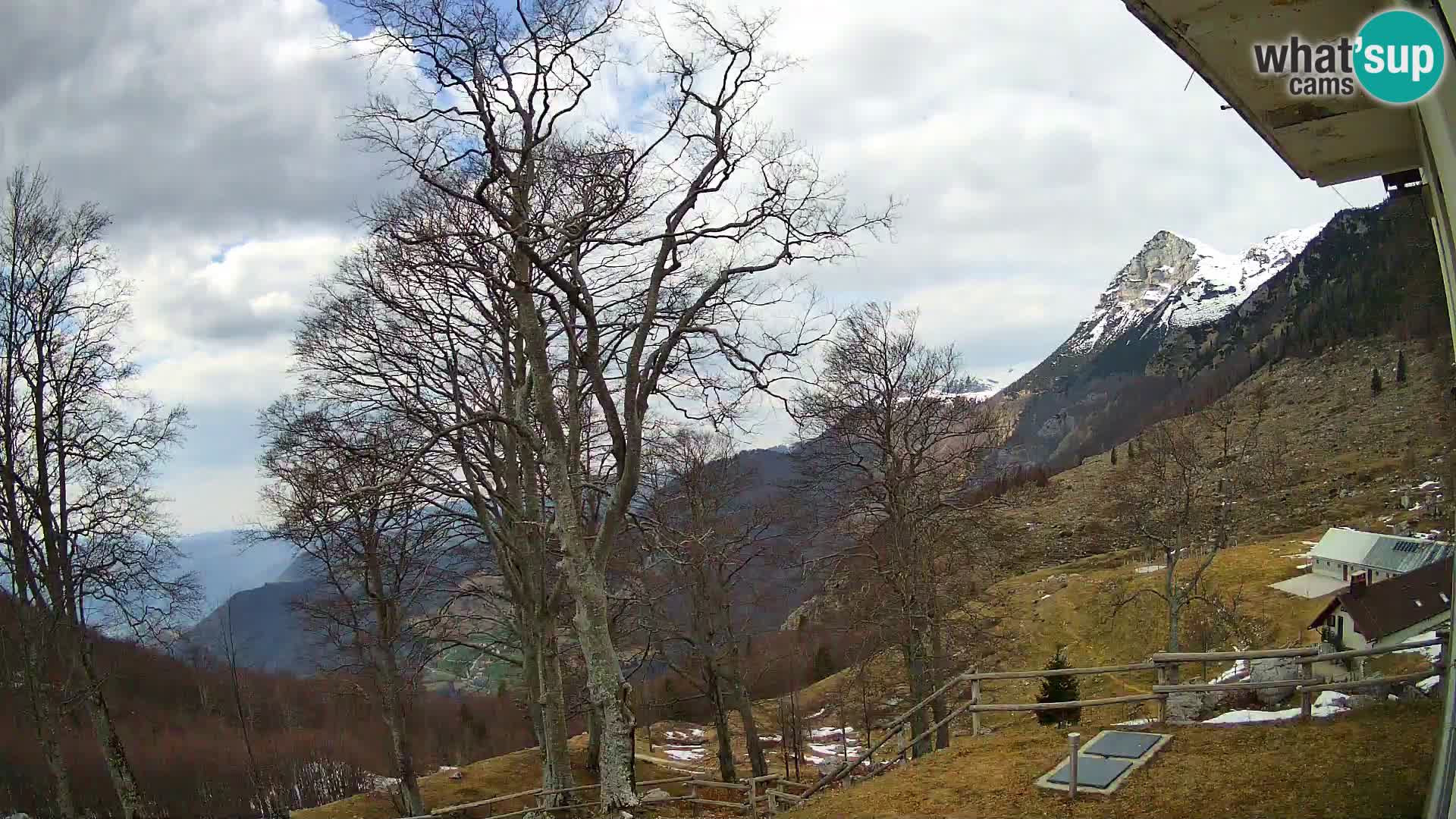 Planina Razor Bergütte Webcam (1315) | Blick auf Tolminski Migovec