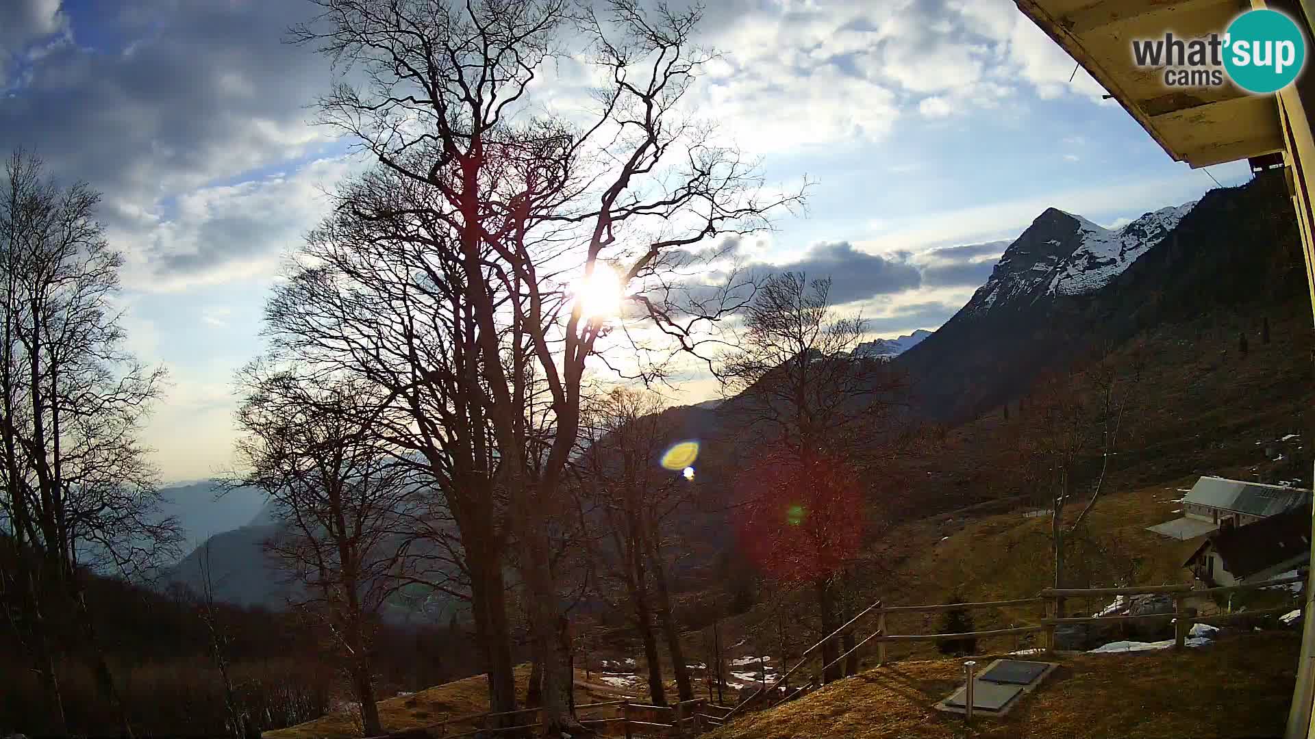 Planina Razor Mountain Hut live cam (1315) | view to Tolminski Migovec