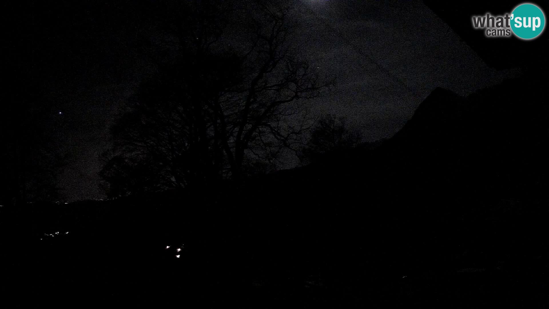 Koča na Planini Razor spletna kamera (1315) | Pogled na Tolminski Migovec