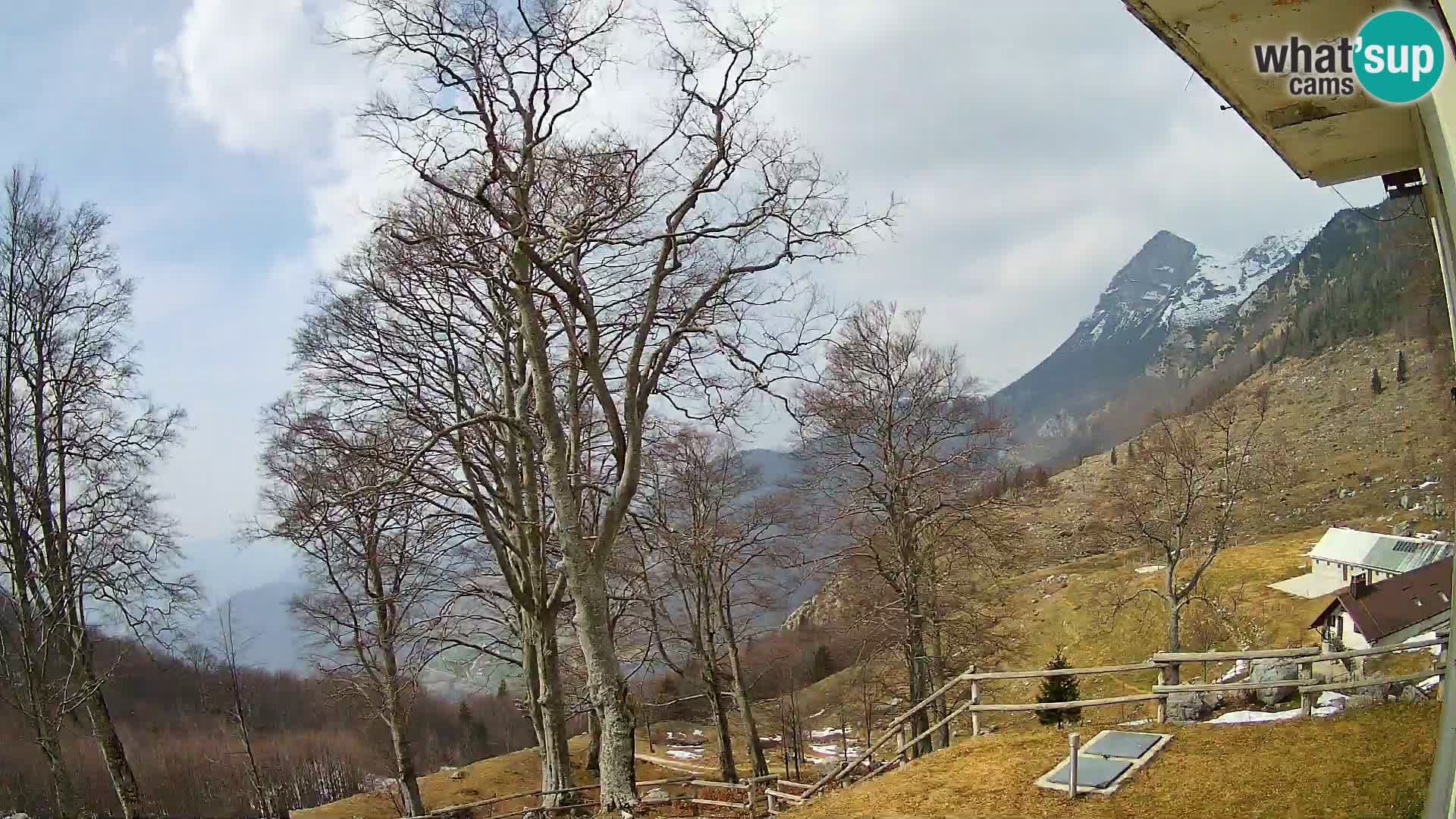 Planina Razor Mountain Hut live cam (1315) | view to Tolminski Migovec