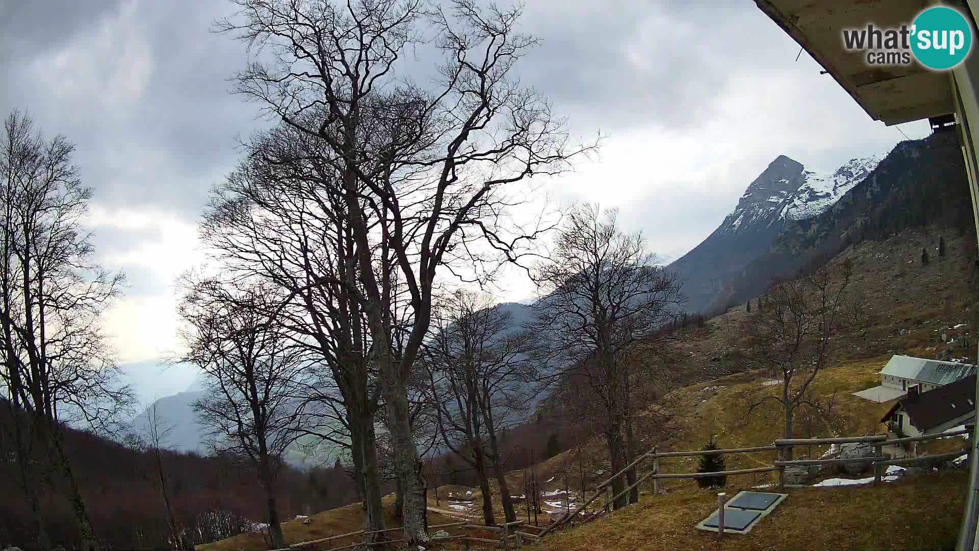 Refuge de la montagne Planina Razor caméra en direct (1315) | vue sur Tolminski Migovec