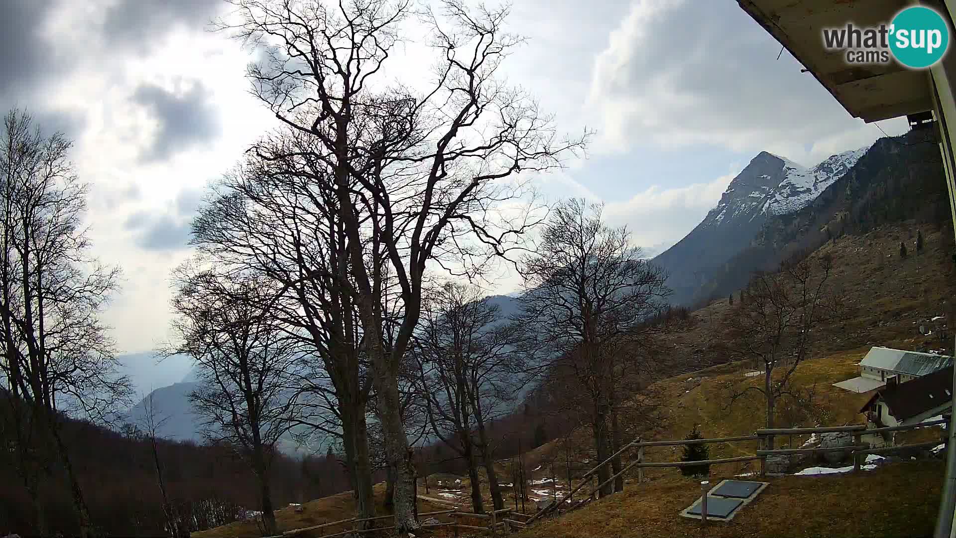 Refuge de la montagne Planina Razor caméra en direct (1315) | vue sur Tolminski Migovec