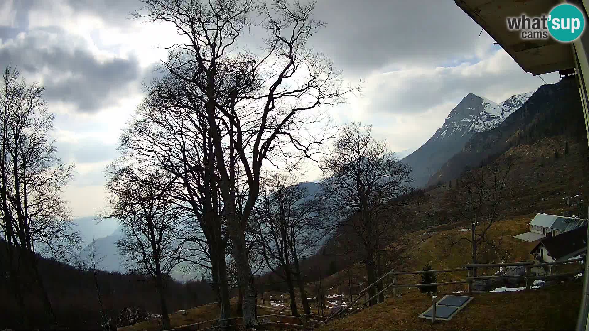 Planina Razor Mountain Hut live cam (1315) | view to Tolminski Migovec