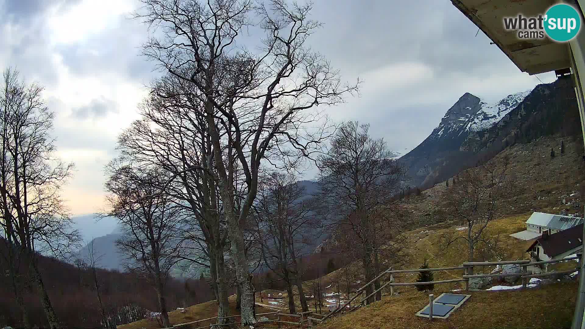 Planina Razor Mountain Hut live cam (1315) | view to Tolminski Migovec