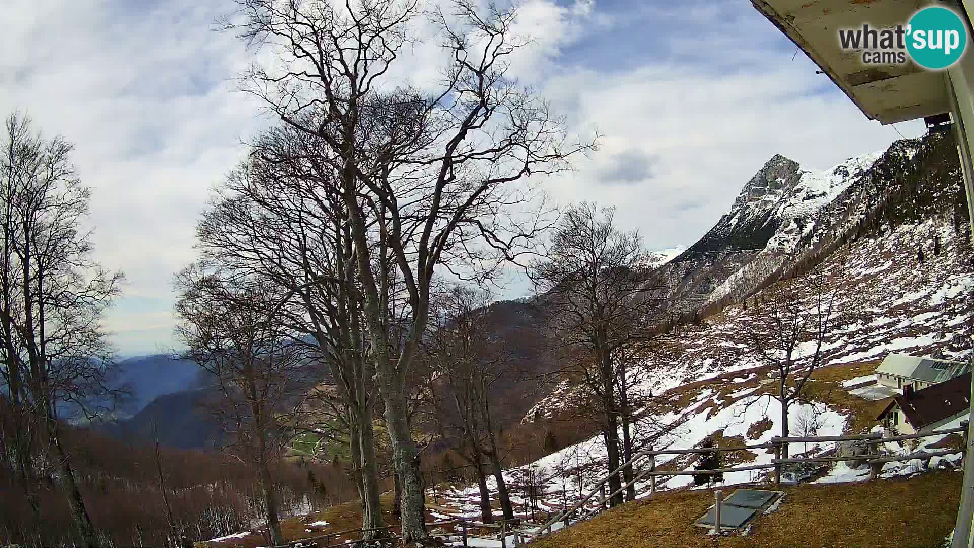 Refuge de la montagne Planina Razor caméra en direct (1315) | vue sur Tolminski Migovec