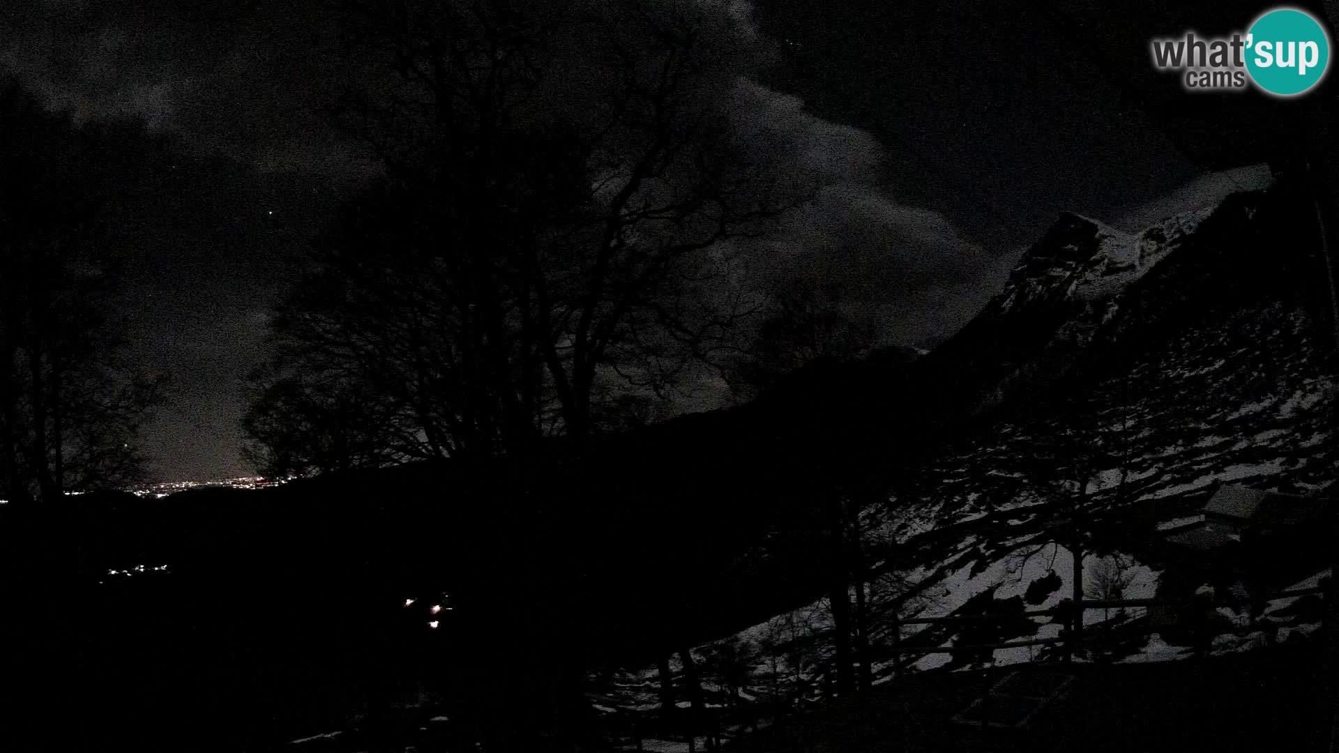 Planina Razor Bergütte Webcam (1315) | Blick auf Tolminski Migovec