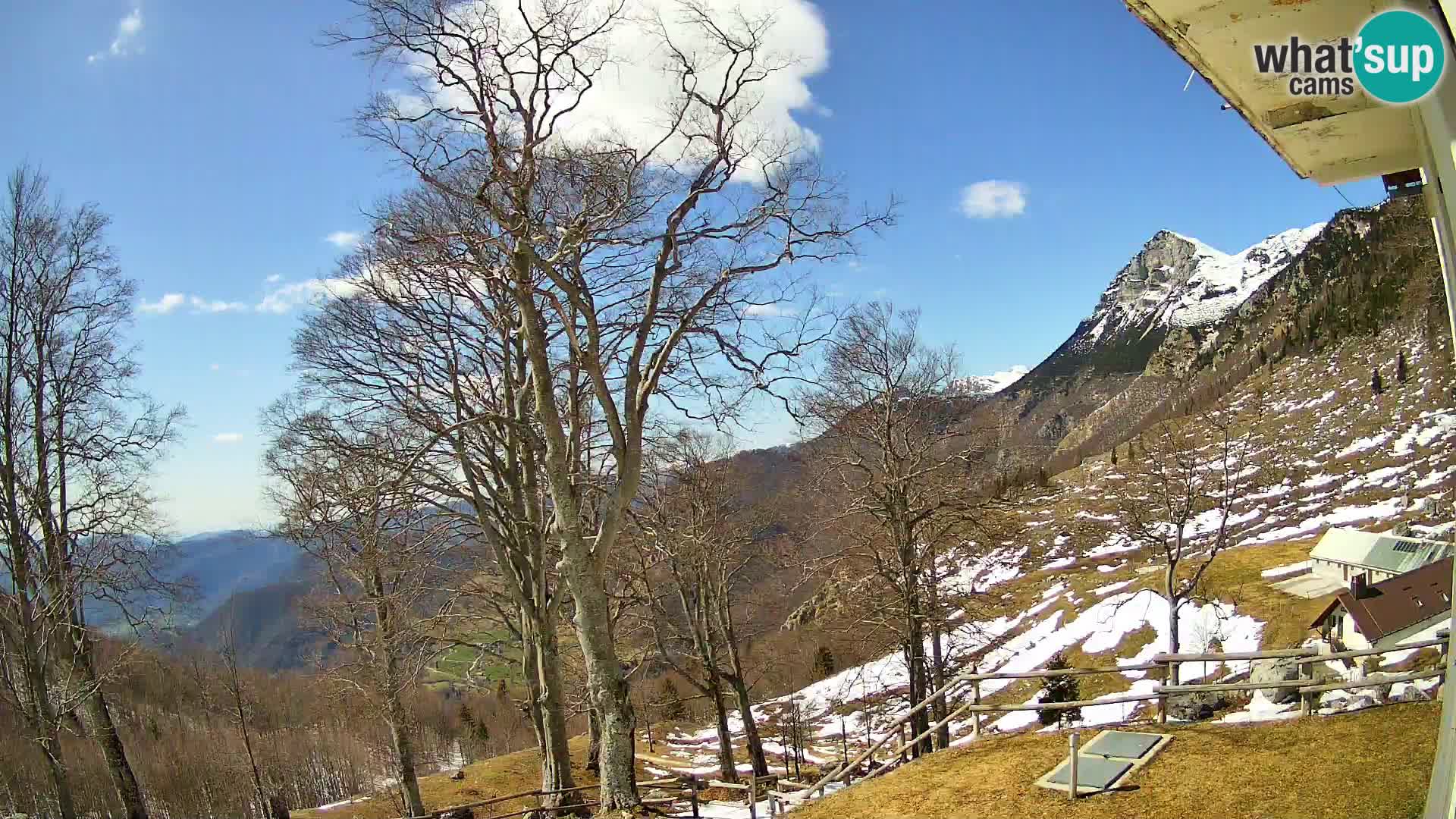 Planina Razor Bergütte Webcam (1315) | Blick auf Tolminski Migovec