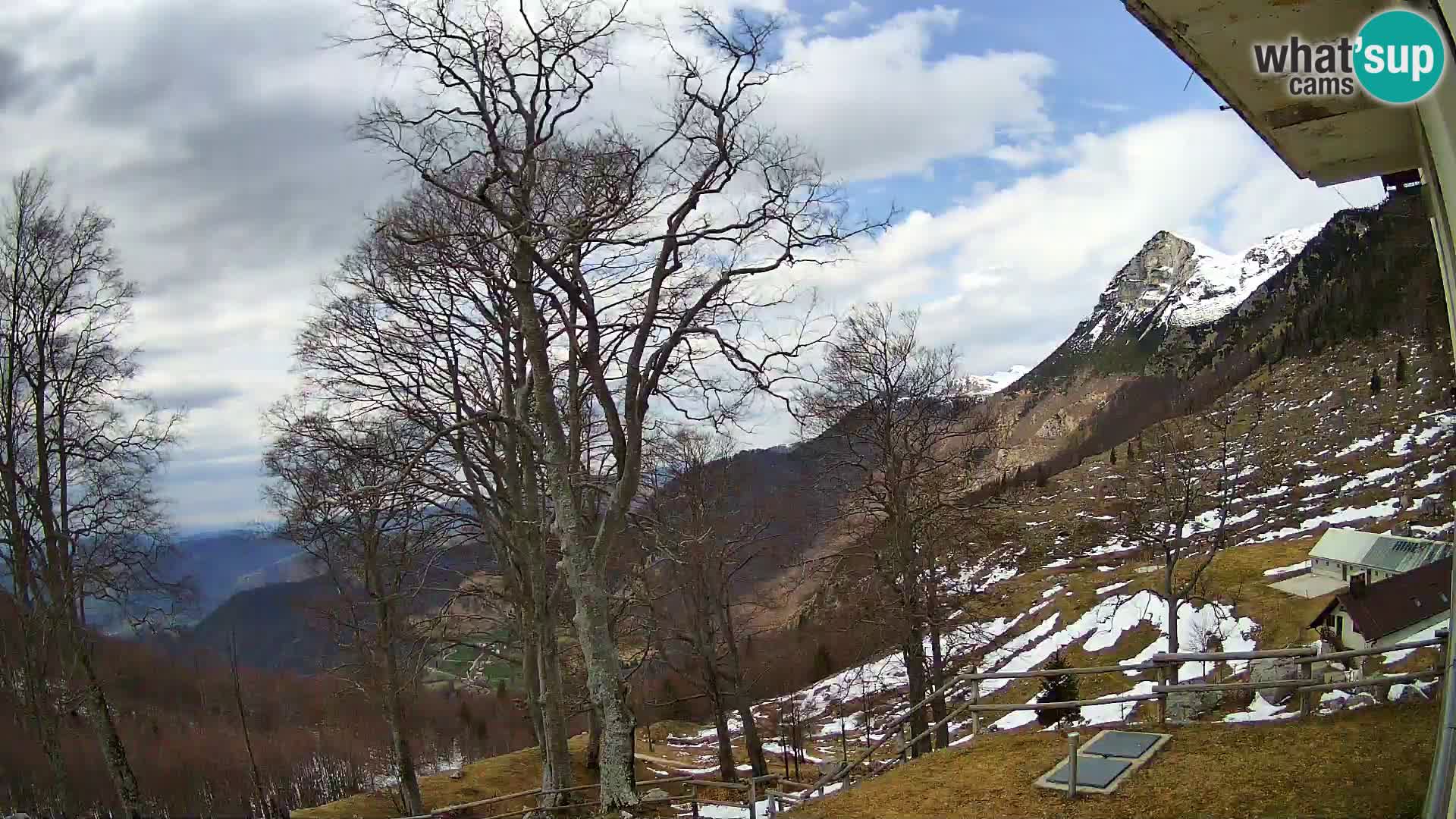 Planina Razor Bergütte Webcam (1315) | Blick auf Tolminski Migovec
