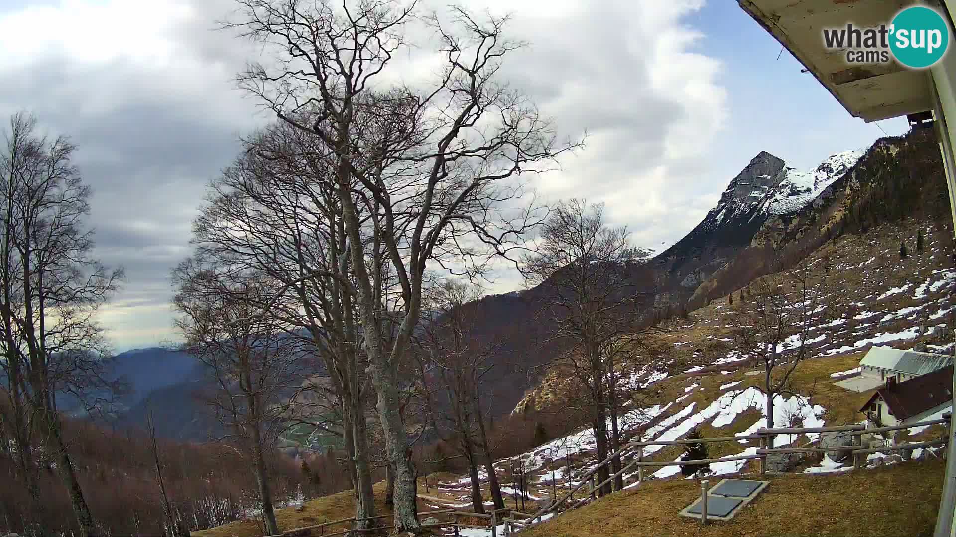 Planina Razor Bergütte Webcam (1315) | Blick auf Tolminski Migovec