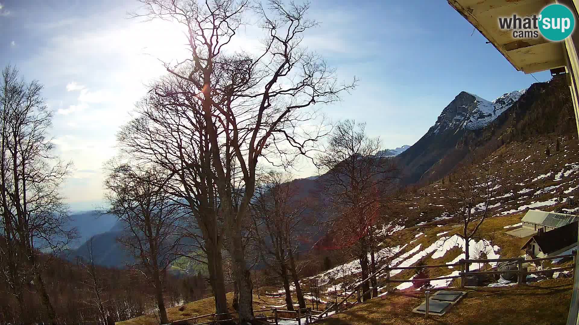 Planina Razor Mountain Hut live cam (1315) | view to Tolminski Migovec