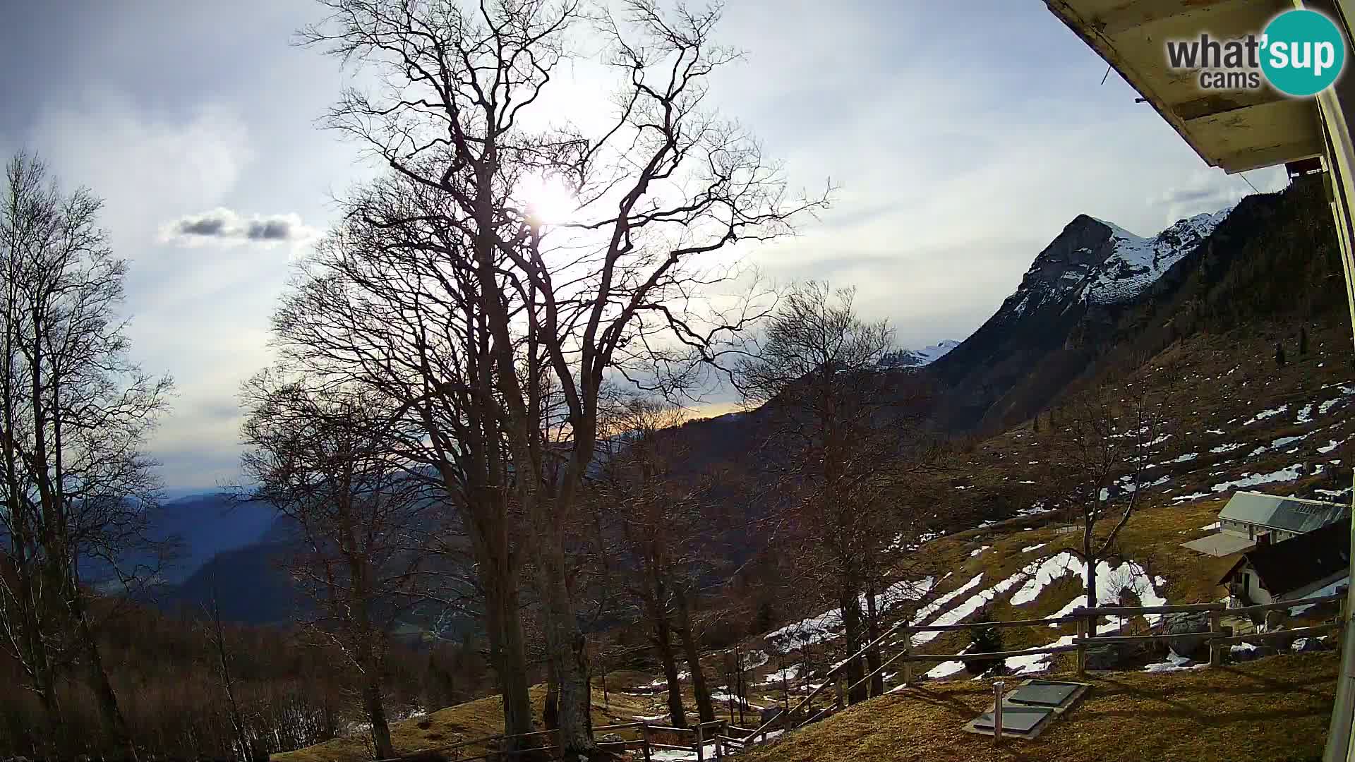 Refuge de la montagne Planina Razor caméra en direct (1315) | vue sur Tolminski Migovec