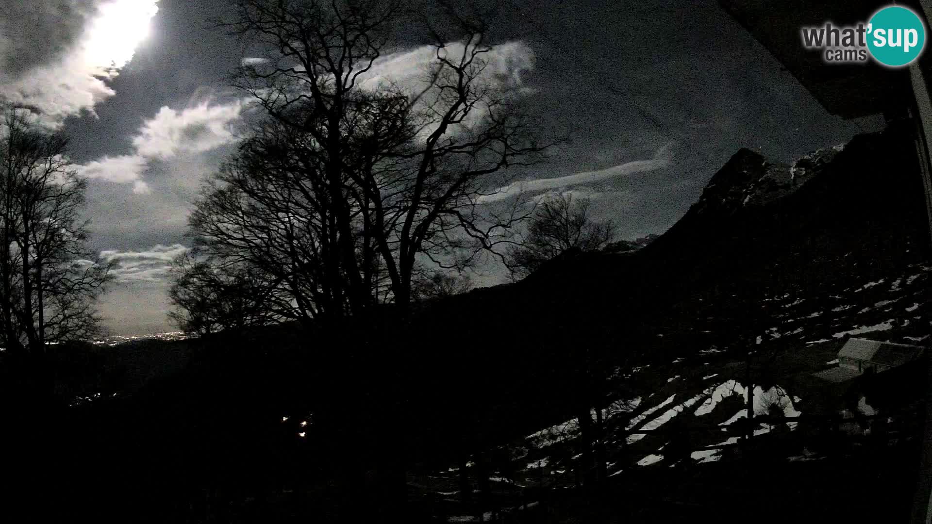 Refuge de la montagne Planina Razor caméra en direct (1315) | vue sur Tolminski Migovec